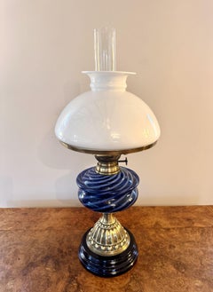 Lovely quality antique Edwardian oil lamp