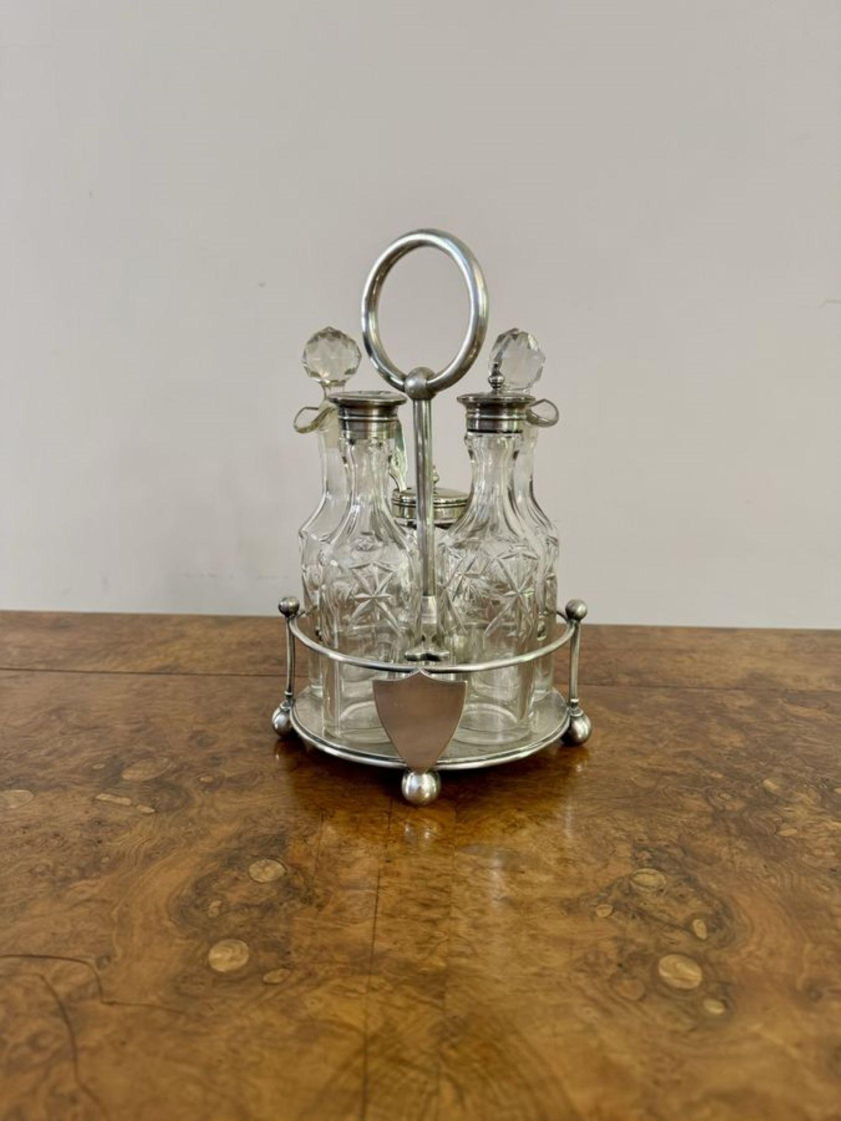 Precioso juego de vinagreras antiguas eduardianas de calidad bañadas en plata siglo XX en venta