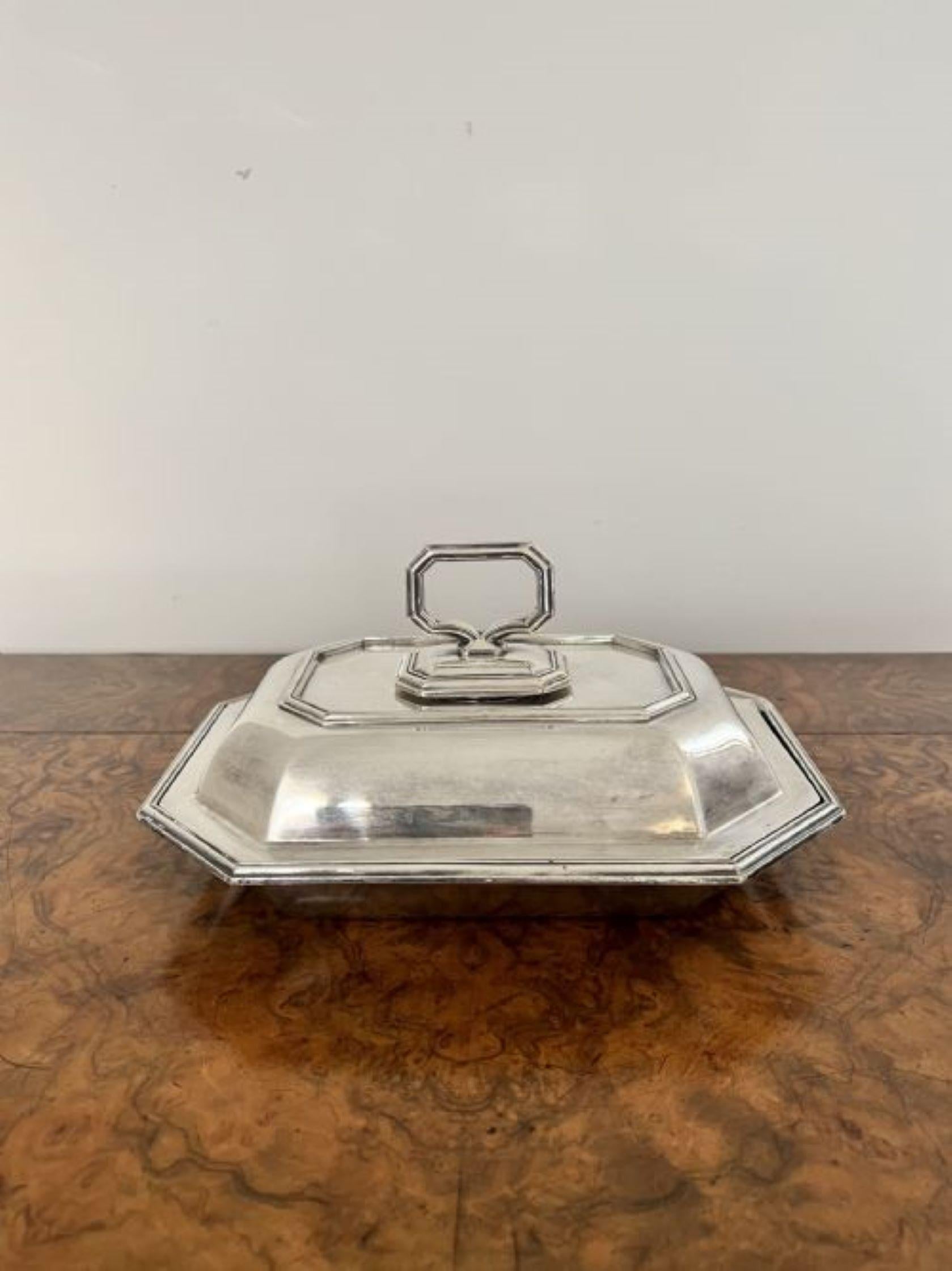 Lovely quality antique Edwardian silver plated rectangular entree dish  In Good Condition For Sale In Ipswich, GB
