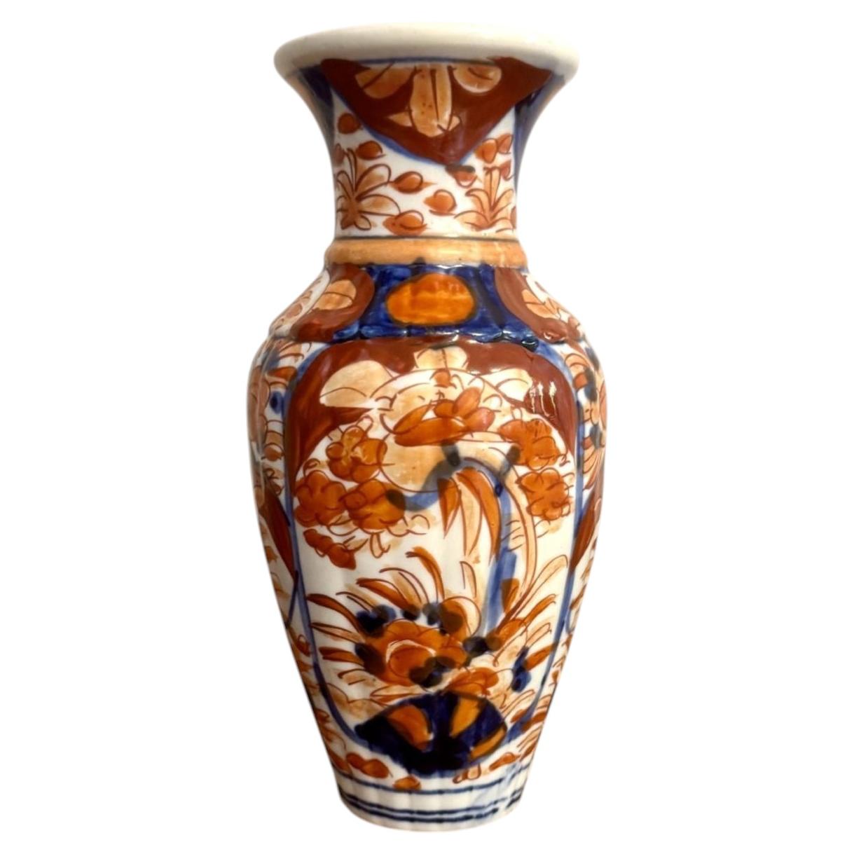 Lovely quality antique Japanese imari vase
