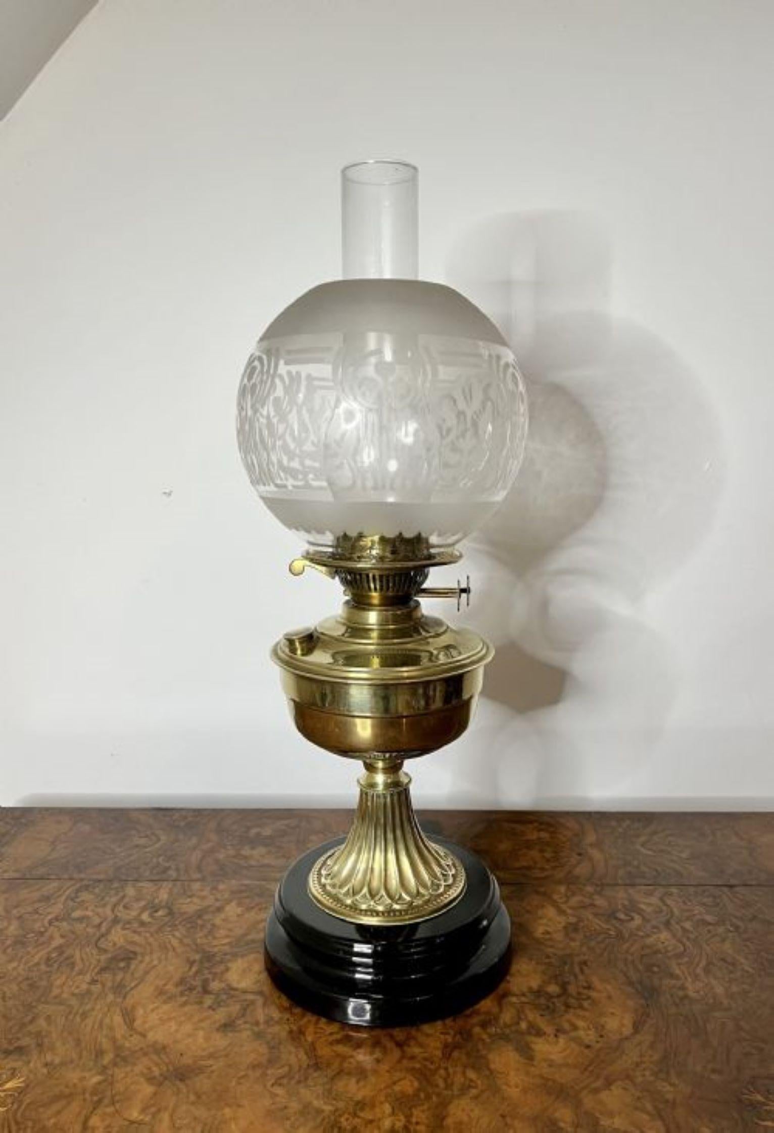XIXe siècle Lampe à huile en laiton de l'époque victorienne de très belle qualité.  en vente