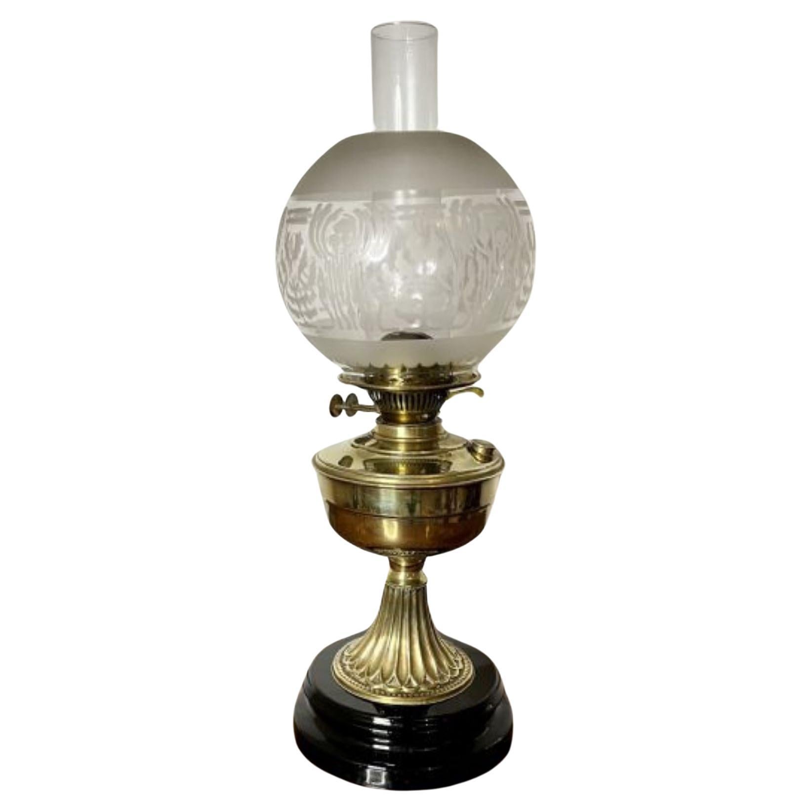 Lovely quality antique Victorian brass oil lamp 