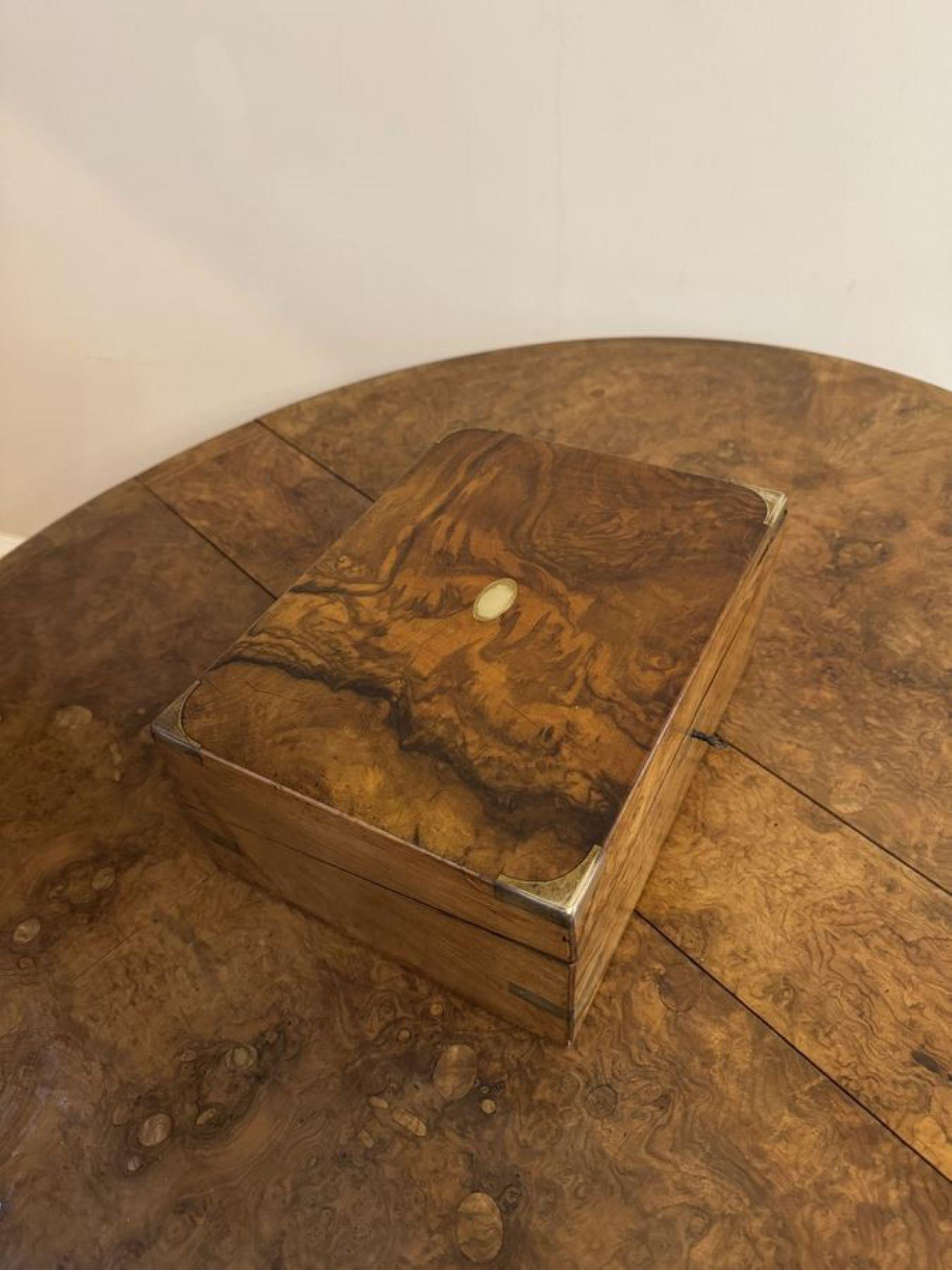 Caja de escritura antigua victoriana de nogal con rebabas y latón de gran calidad 2