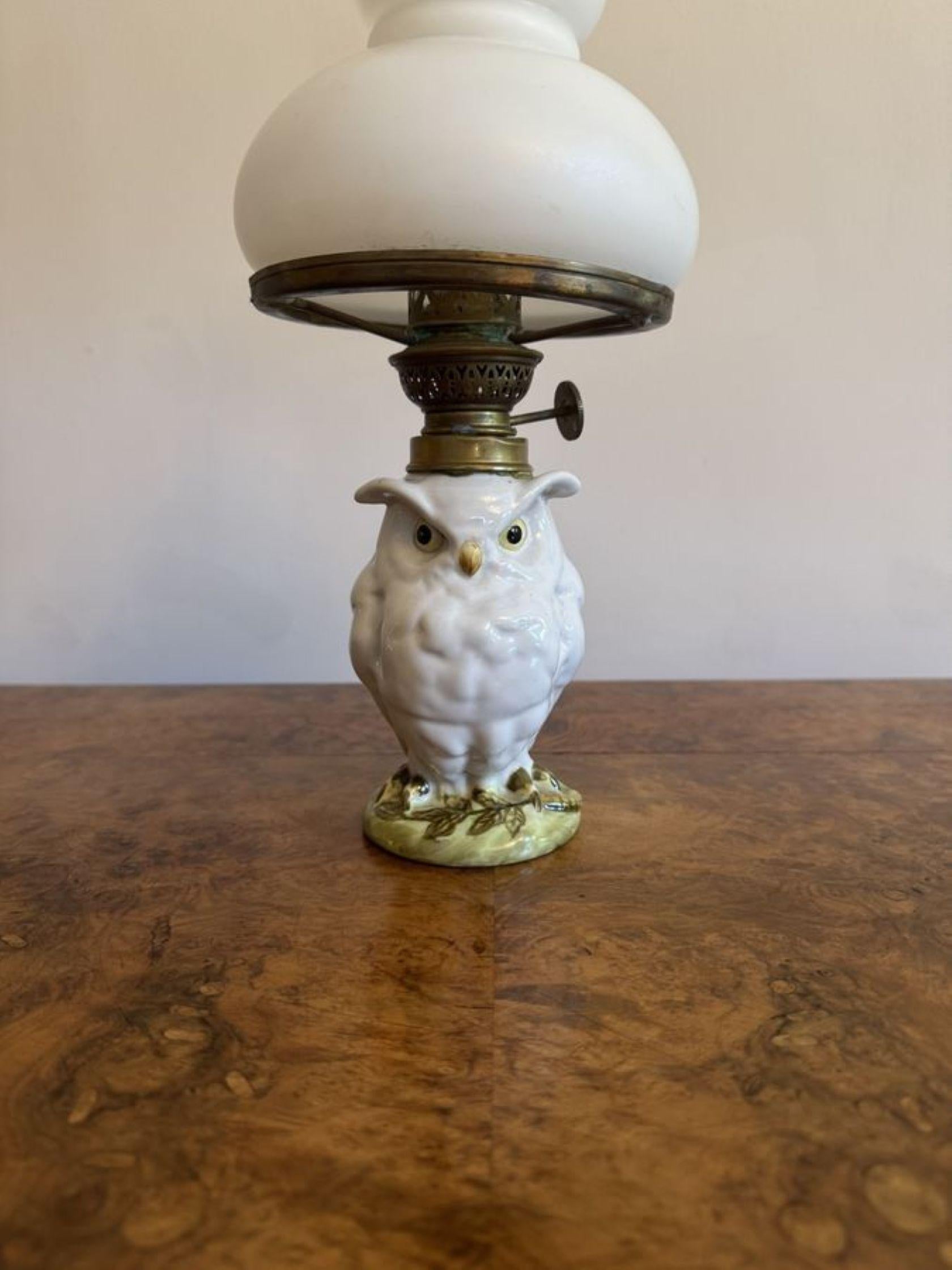 Lovely quality antique Victorian porcelain owl oil lamp For Sale 1