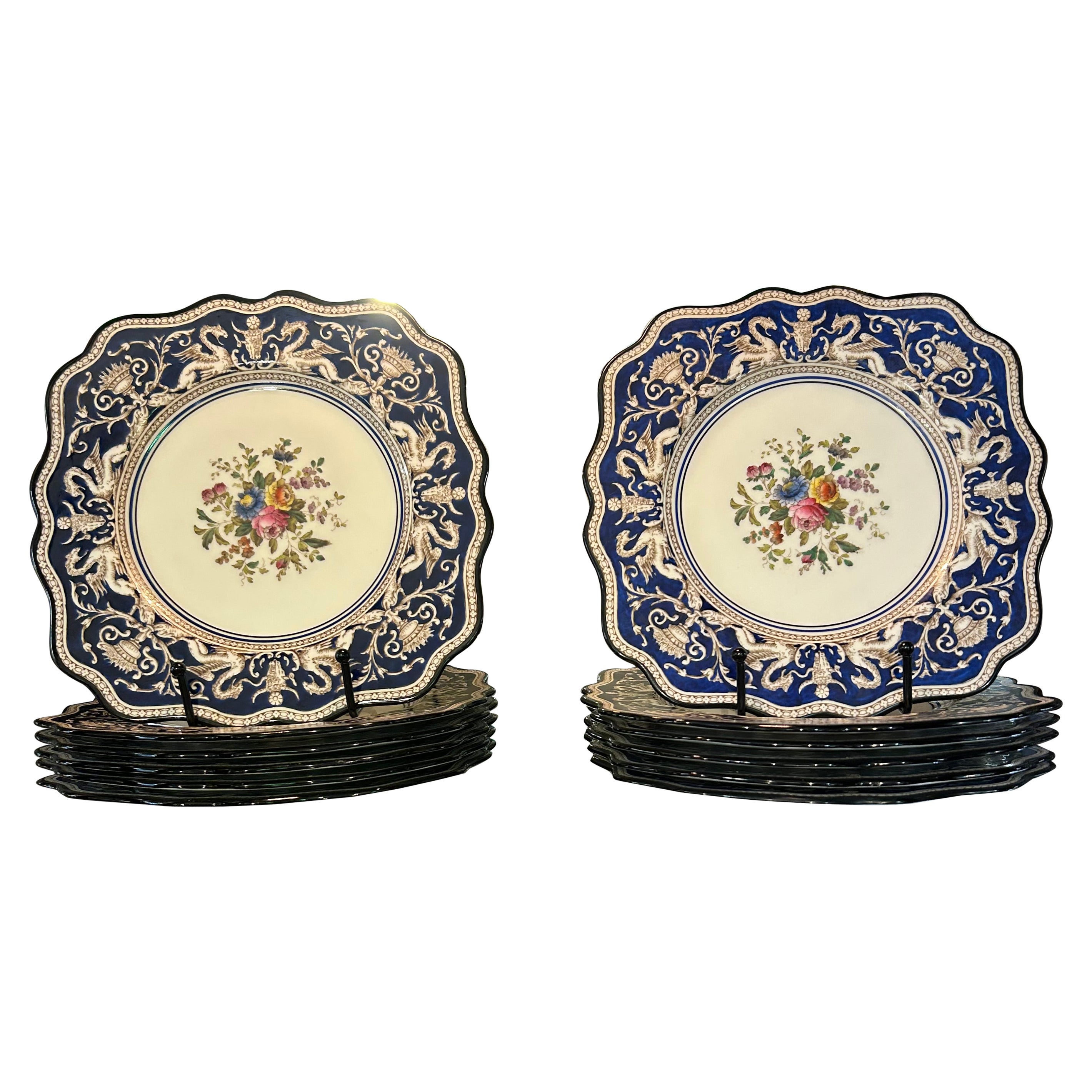 Lovely Rare Set of 12 Wedgwood Luncheon Plates
