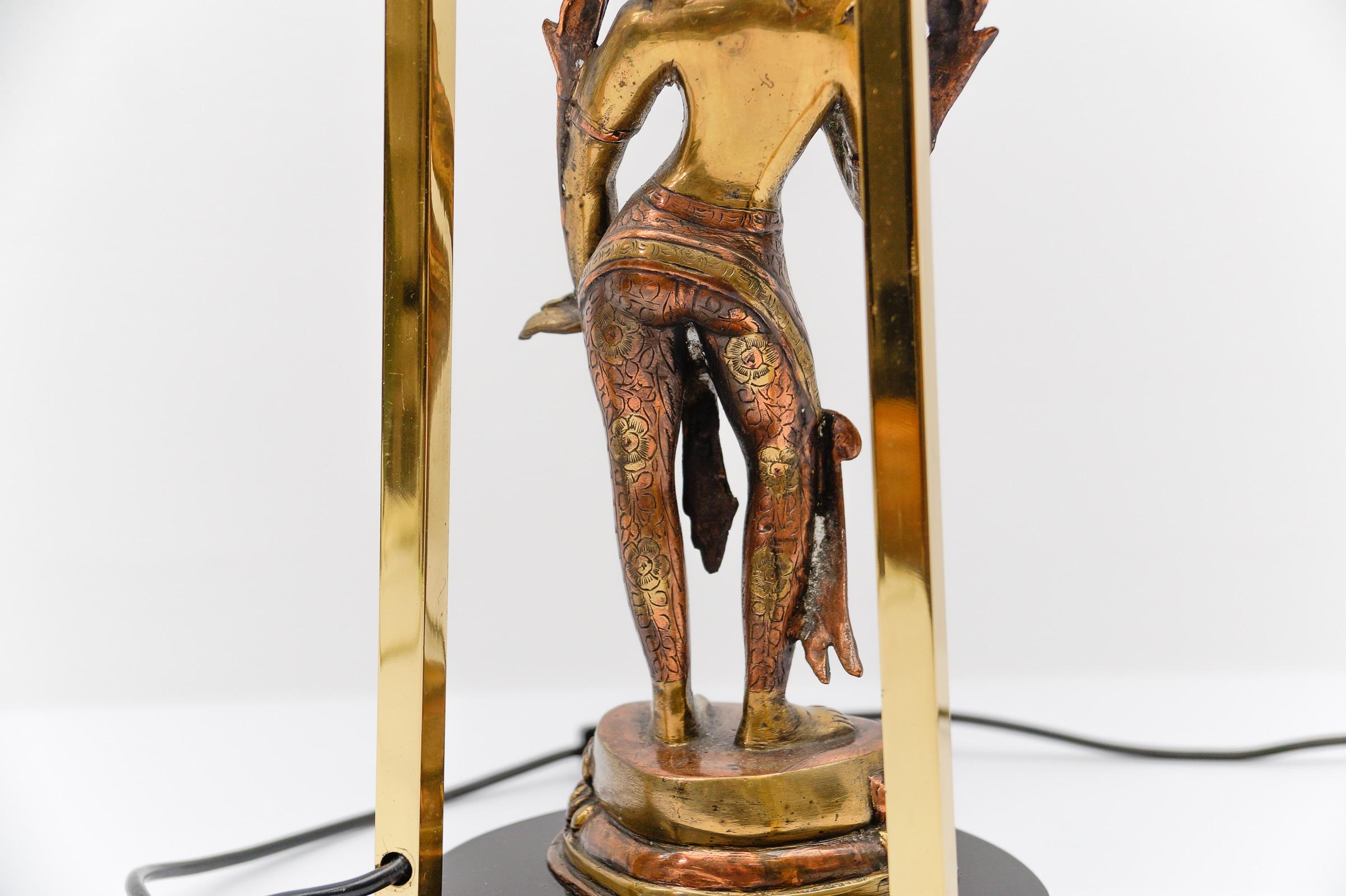 Preciosa y rara lámpara de sobremesa con estatua de Buda de Tara, Moderna de mediados de siglo 1960 en venta 7