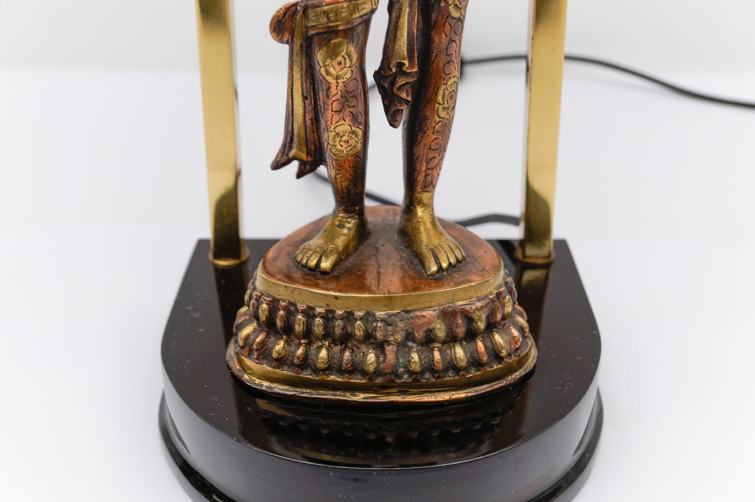 Preciosa y rara lámpara de sobremesa con estatua de Buda de Tara, Moderna de mediados de siglo 1960 en venta 9