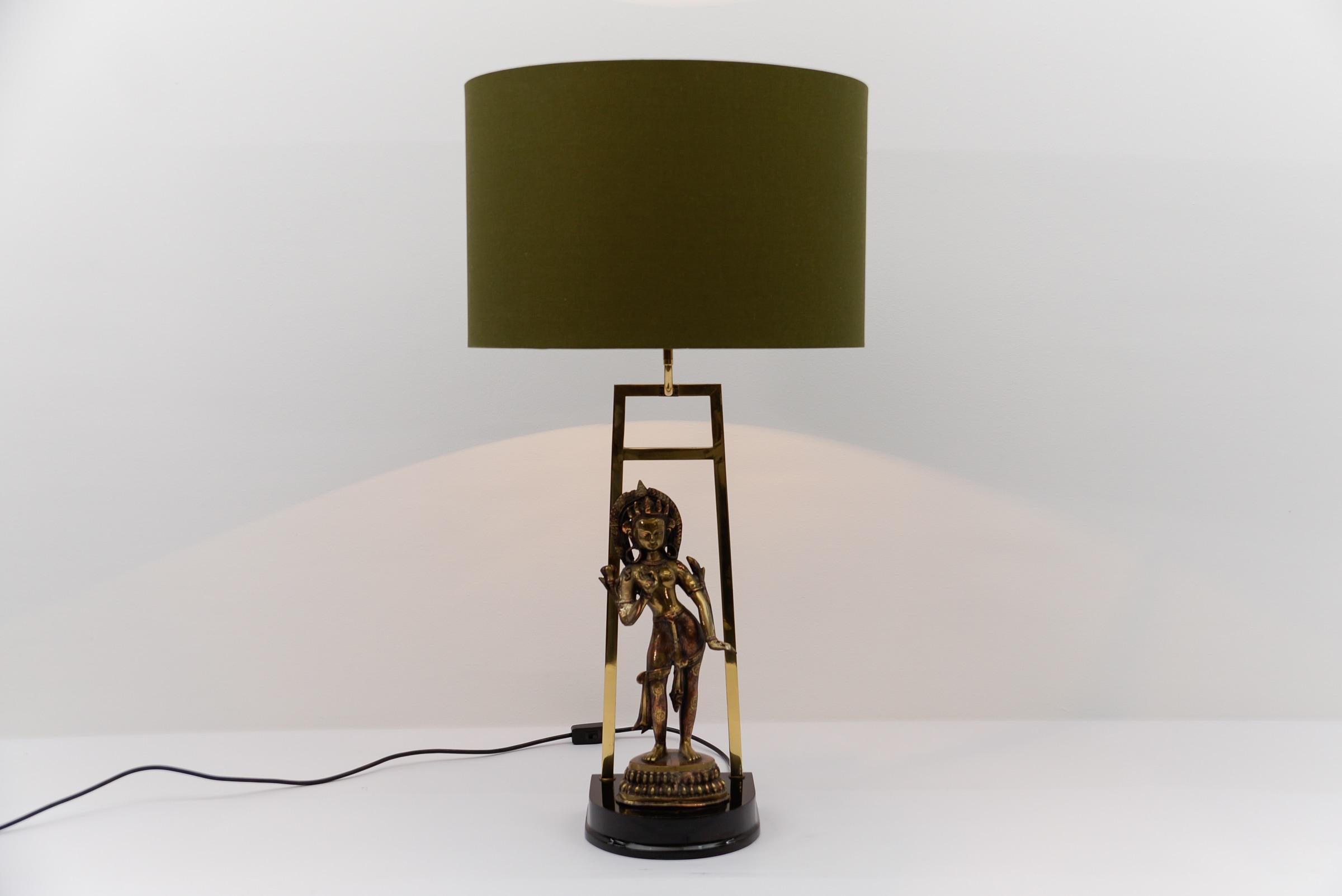 Preciosa y rara lámpara de sobremesa con estatua de Buda de Tara, Moderna de mediados de siglo 1960 Italiano en venta