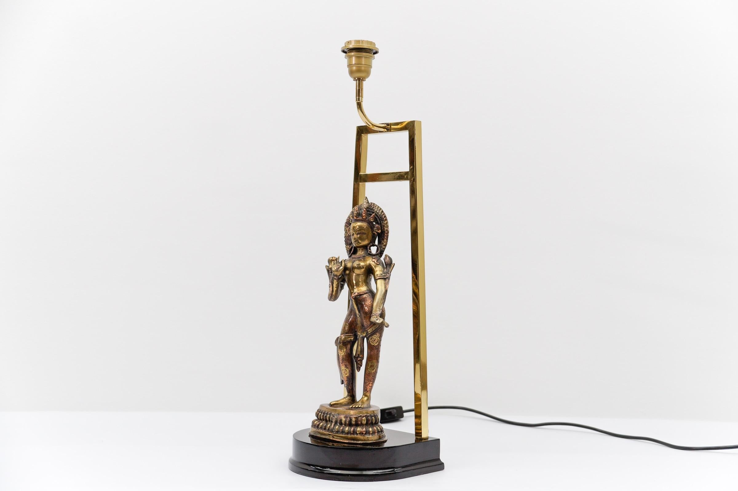 Preciosa y rara lámpara de sobremesa con estatua de Buda de Tara, Moderna de mediados de siglo 1960 mediados del siglo XX en venta