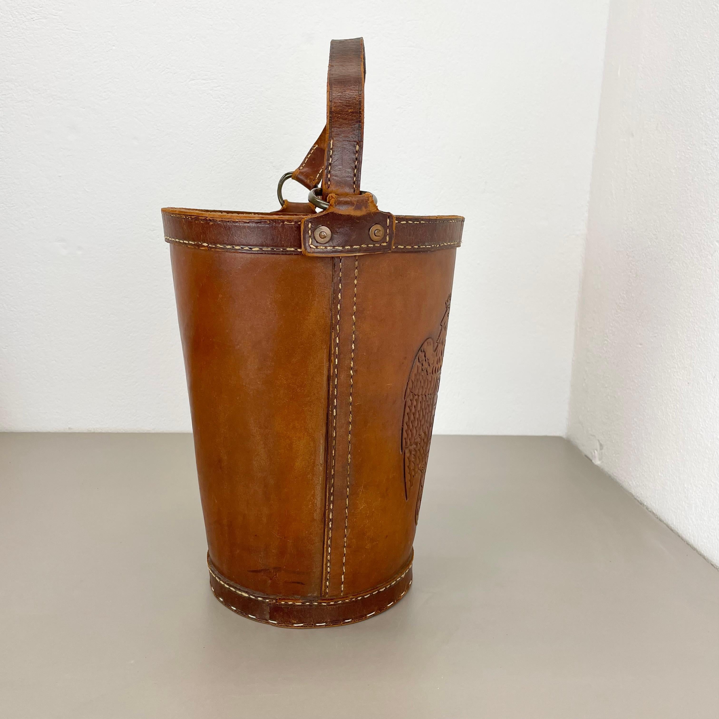 schöner Papierkorb aus braunem Leder im Auböck-Stil, Deutschland 1950er Jahre im Angebot 12