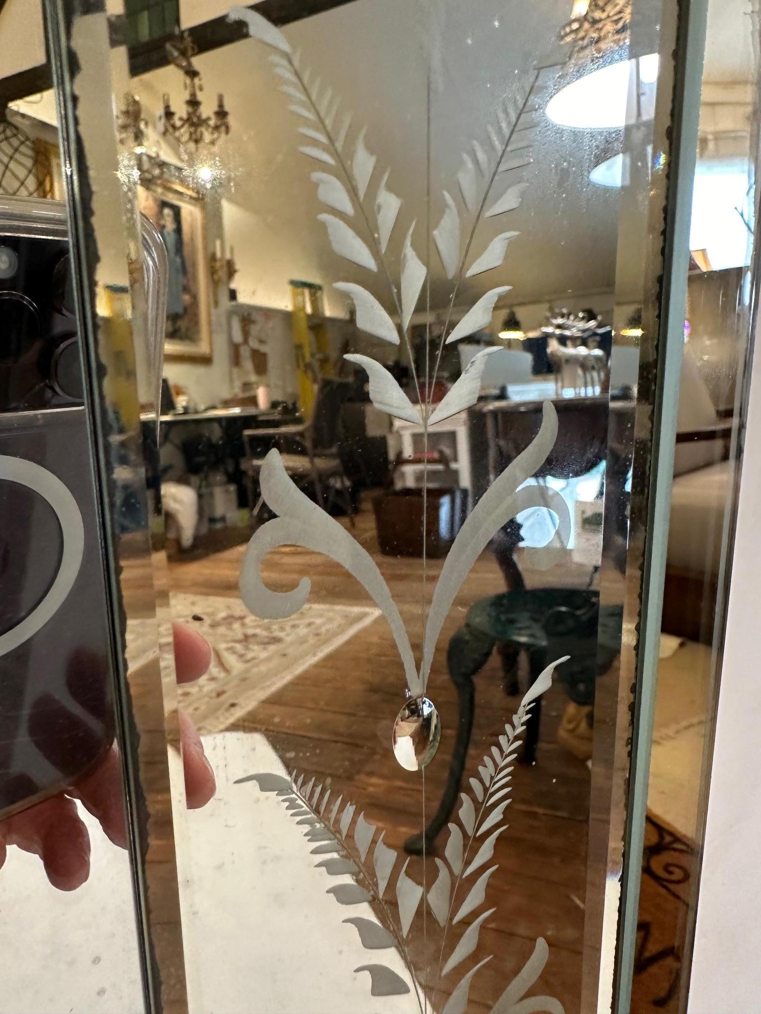 Ravissant miroir rectangulaire gravé vintage en vente 2
