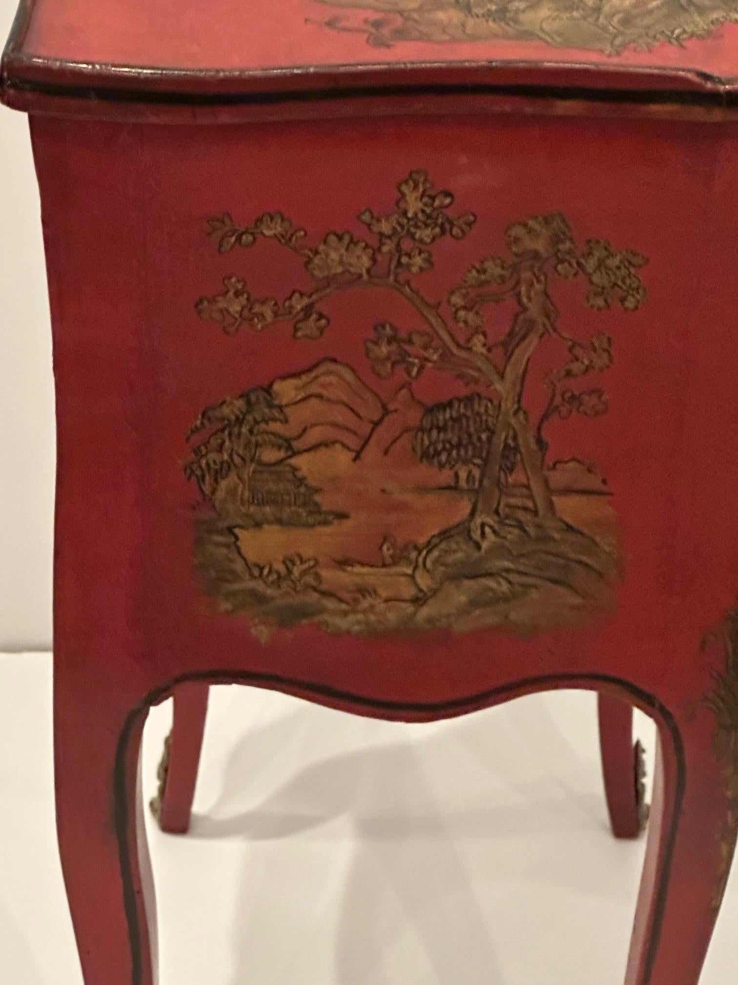 Jolie table d'appoint chinoiseries ancienne rouge et or en vente 2