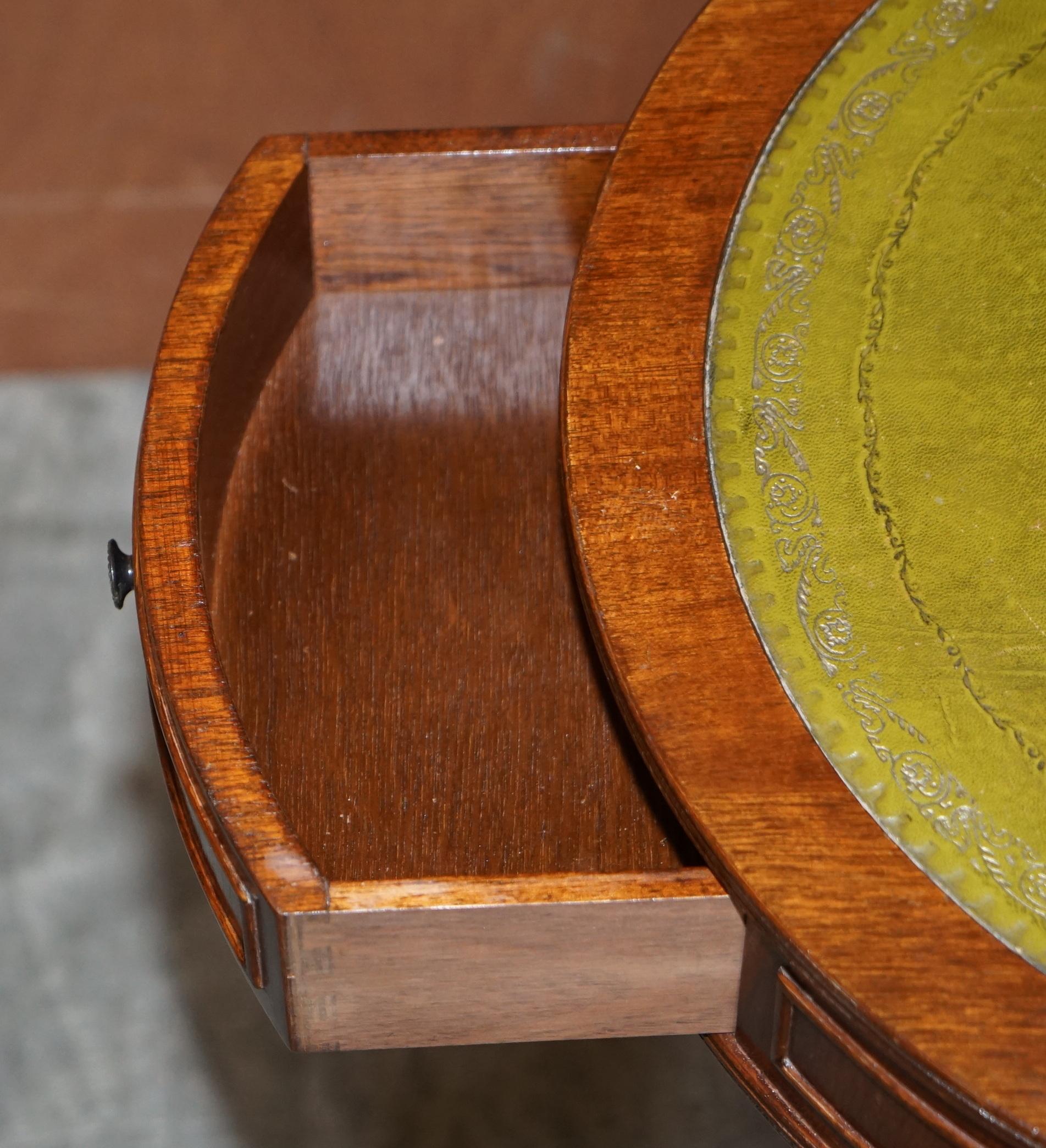 Lovely Regency Vintage Hardwood & Green Leather Twin Drawer Side End Table For Sale 7