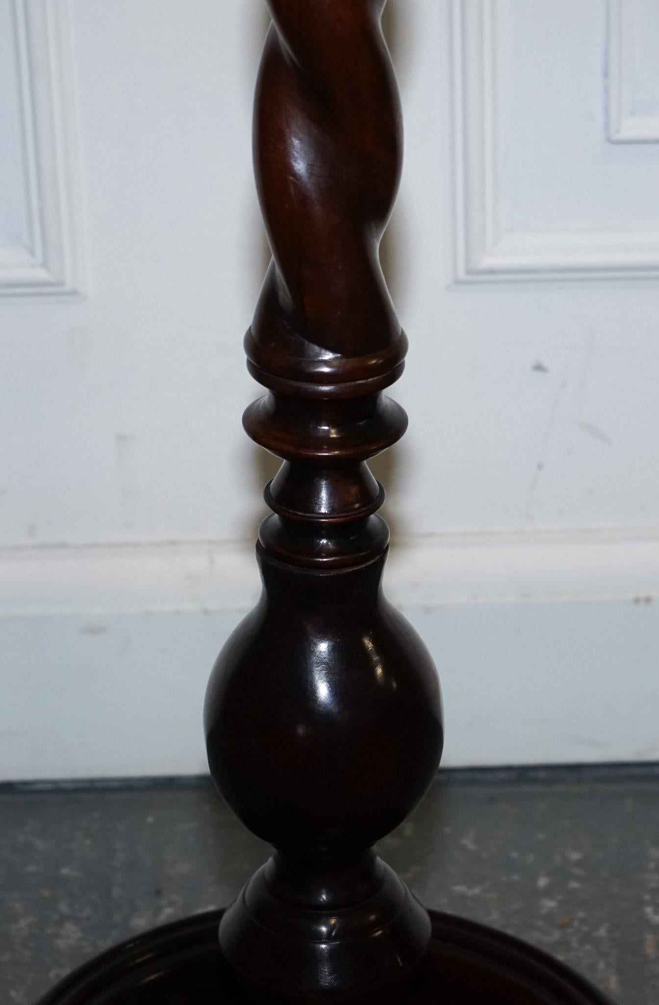 20th Century LOVELY RESTORED EDWARDIAN HARDWOOD BARLEY TWiST FLOOR LAMP For Sale