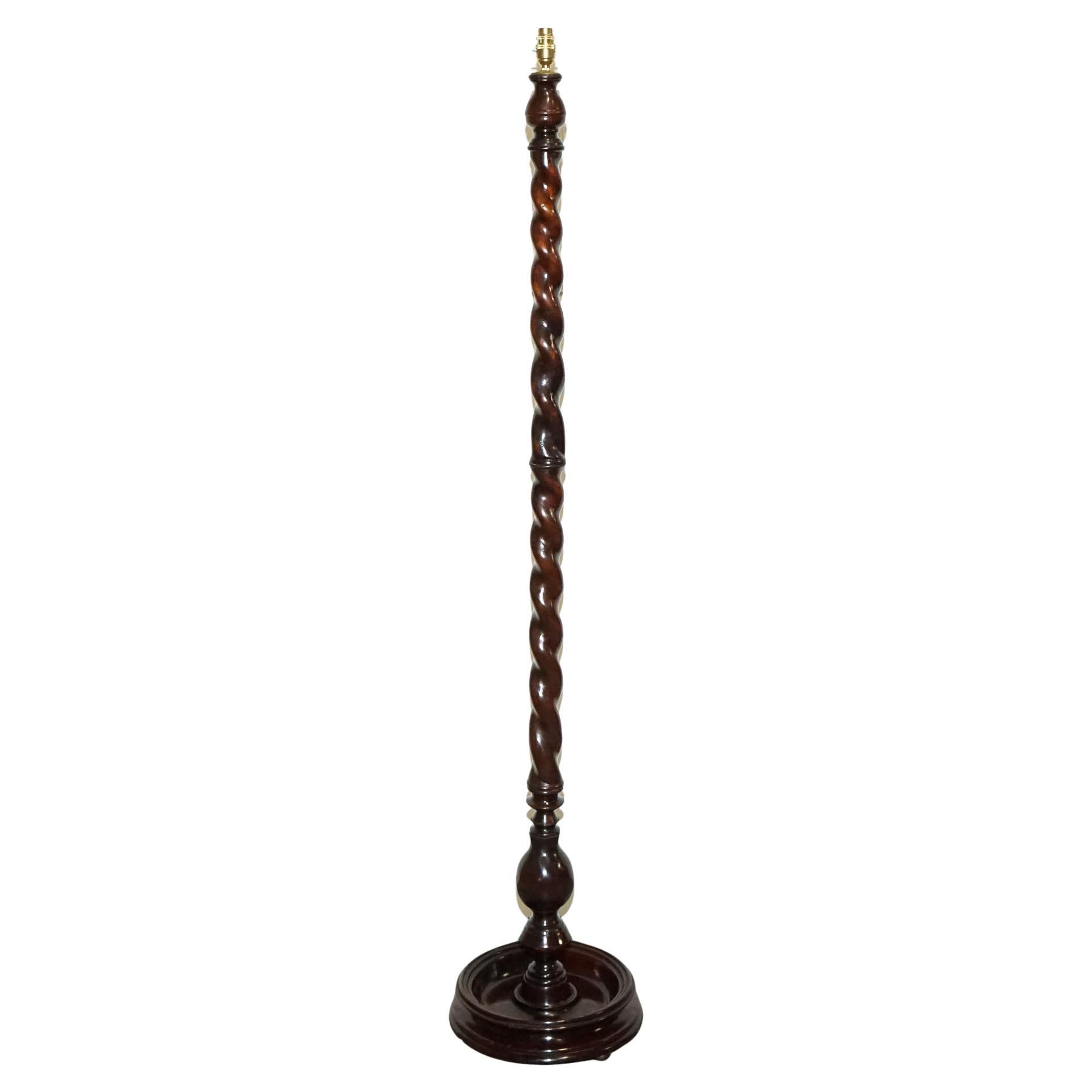 LOVELY RESTORED EDWARDIAN HARDWOOD BARLEY TWiST FLOOR LAMP For Sale