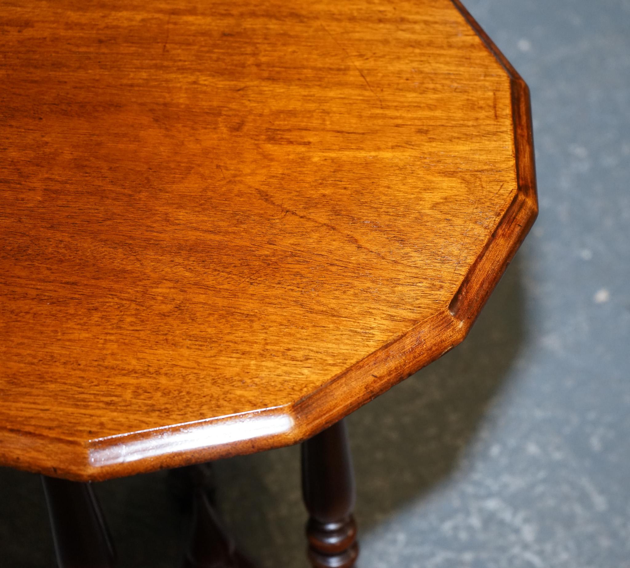 Lovely Restored Hardwood Hexagon Side Table with Curved Spade Feet For Sale 5