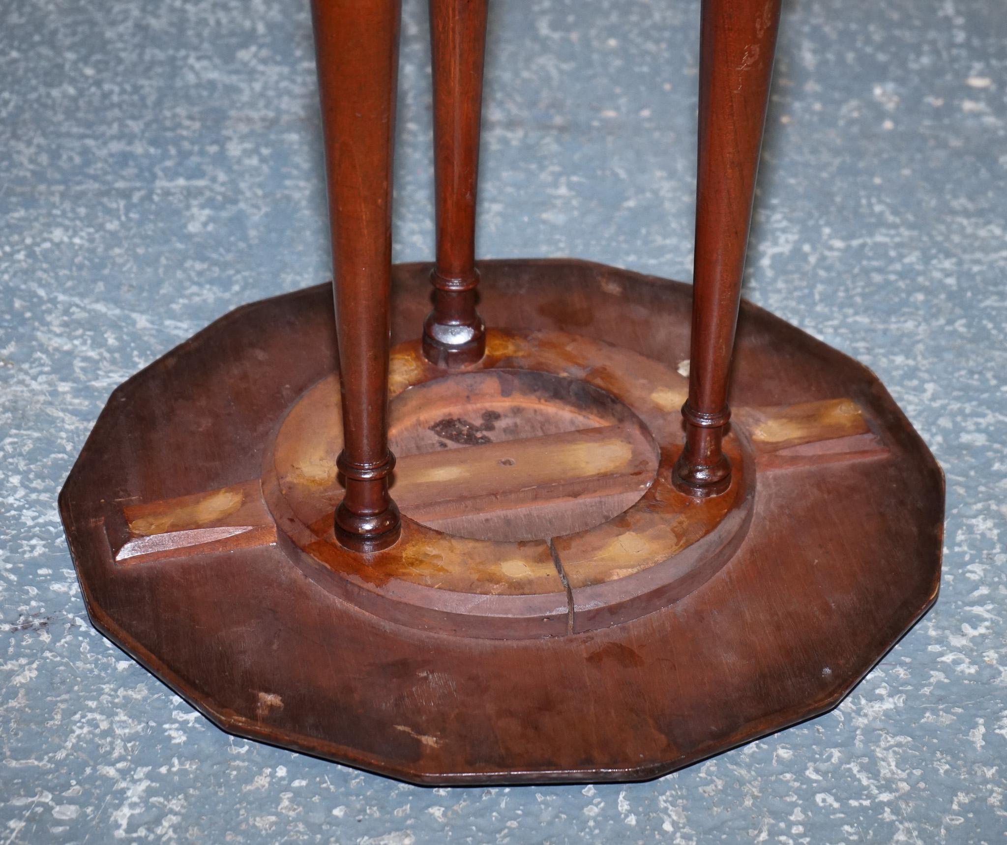Lovely Restored Hardwood Hexagon Side Table with Curved Spade Feet For Sale 8