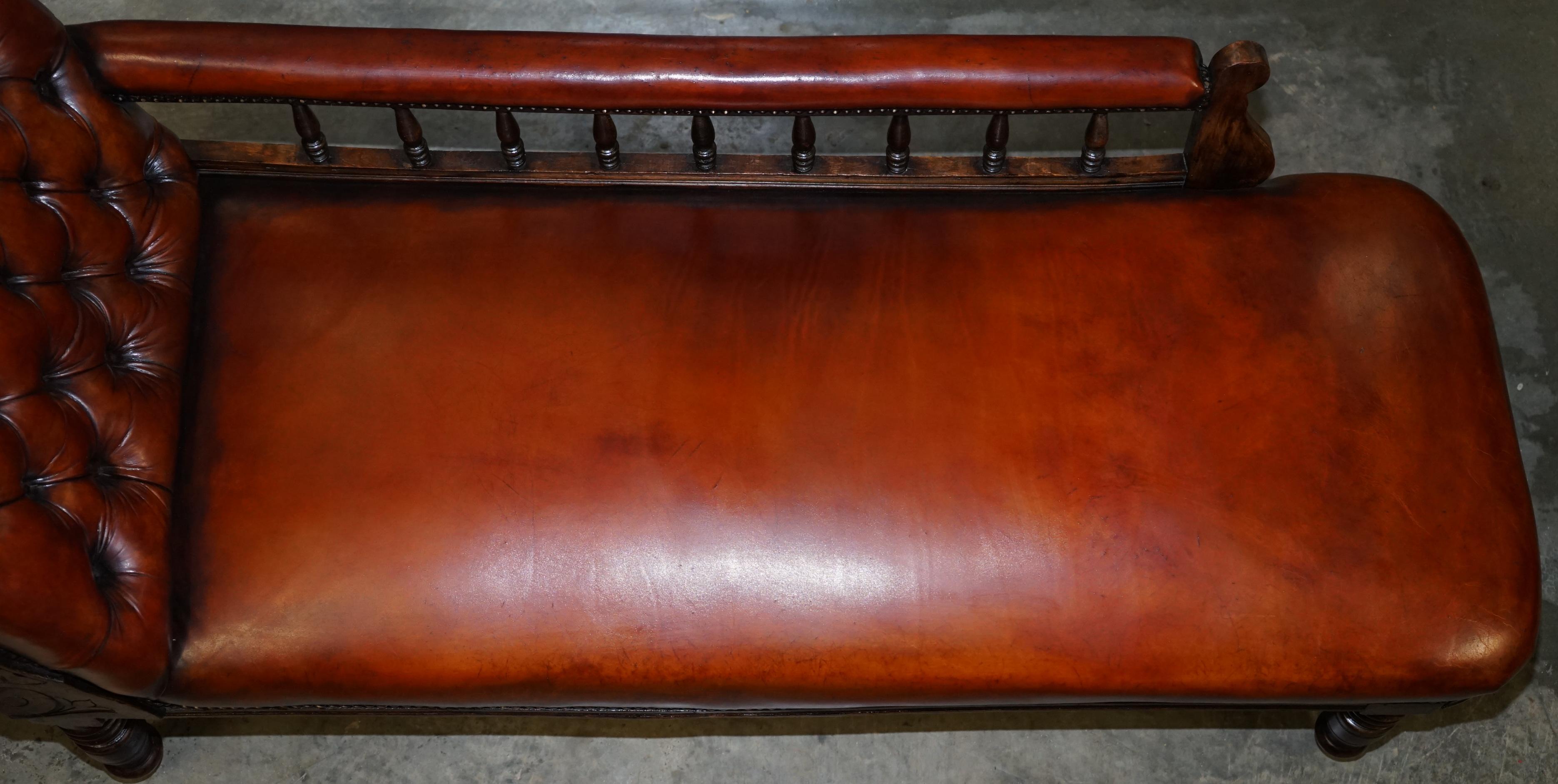 Lovely Restored Victorian Chesterfield Cigar Brown Leather Chaise Lounge Daybed For Sale 2