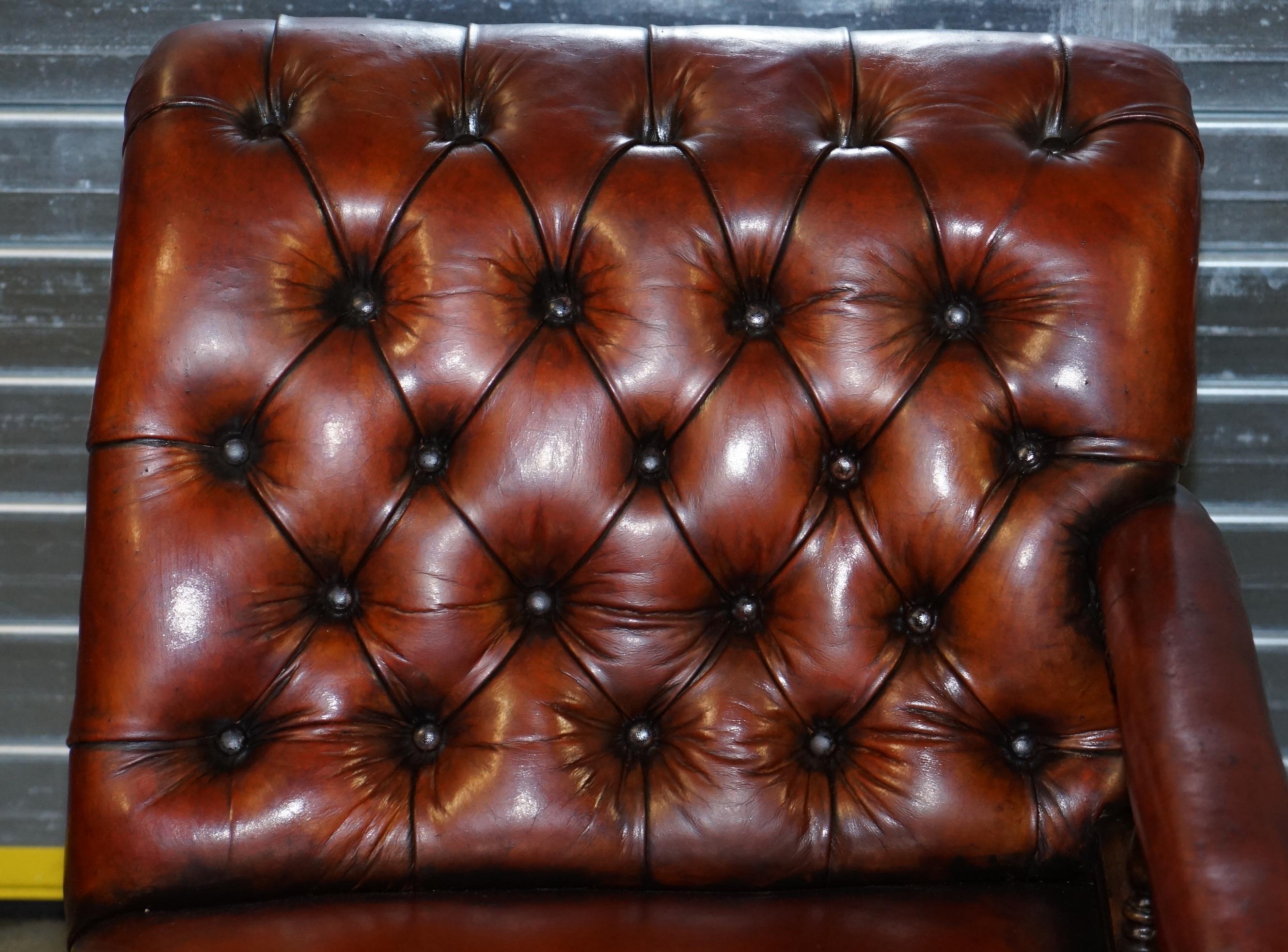 Magnifique lit de repos Chesterfield en cuir brun cigaré restauré en vente 6