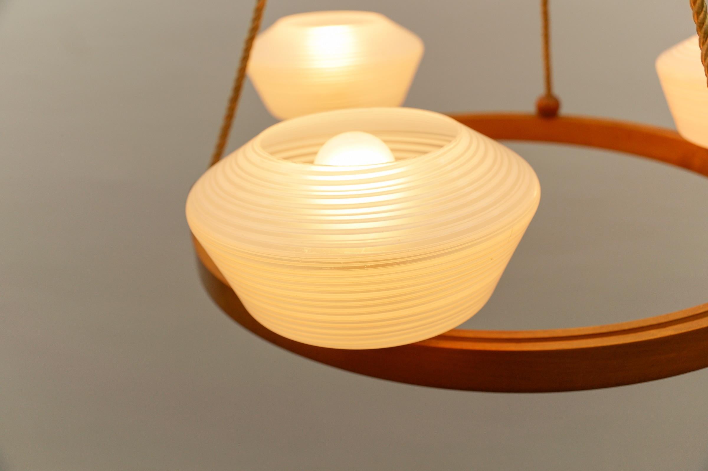 Graziosa lampada da soffitto rotonda in compensato The Modern Scandinavian, metà del secolo scorso, 1950 in vendita 9