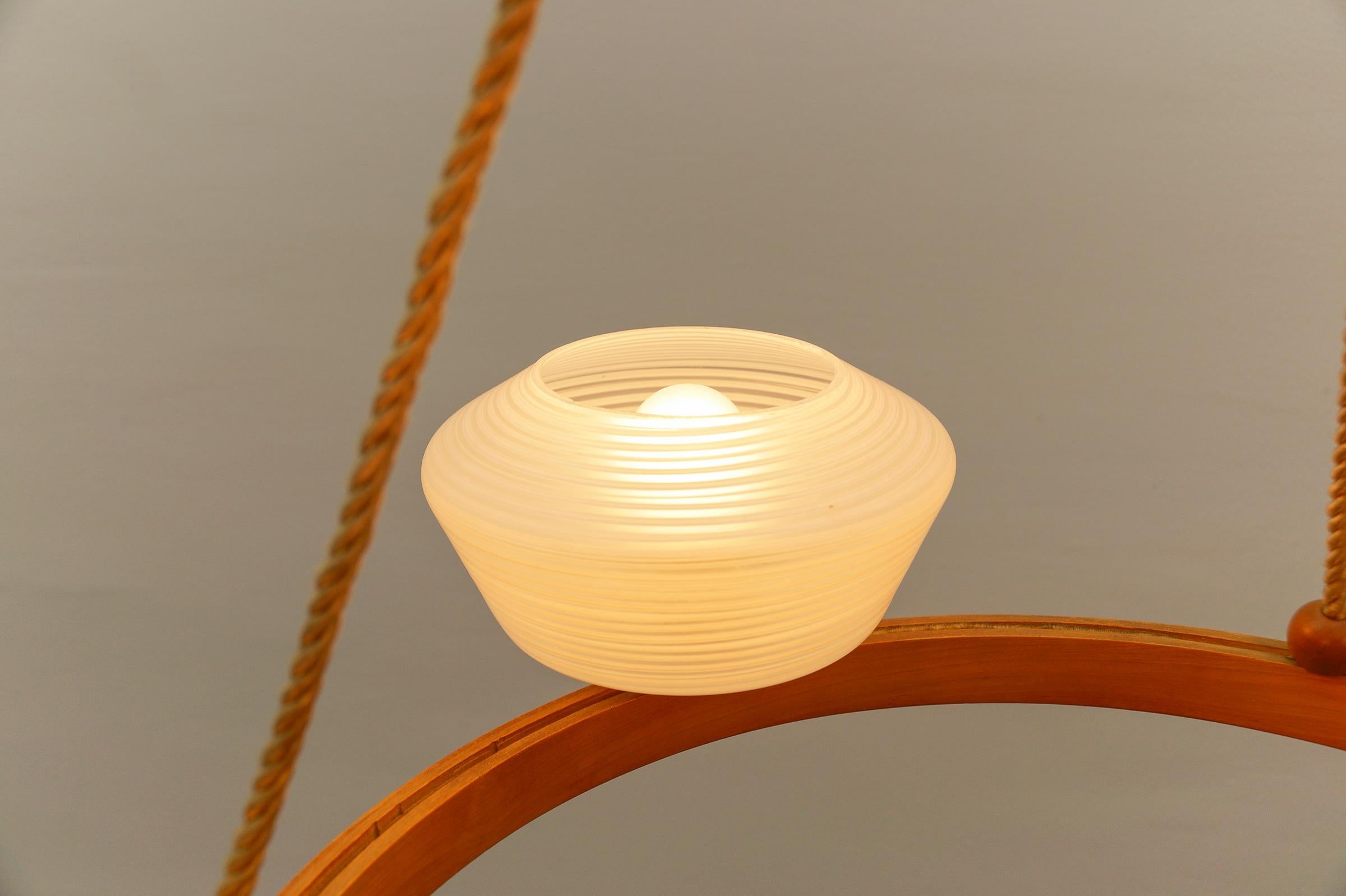 Graziosa lampada da soffitto rotonda in compensato The Modern Scandinavian, metà del secolo scorso, 1950 in vendita 10