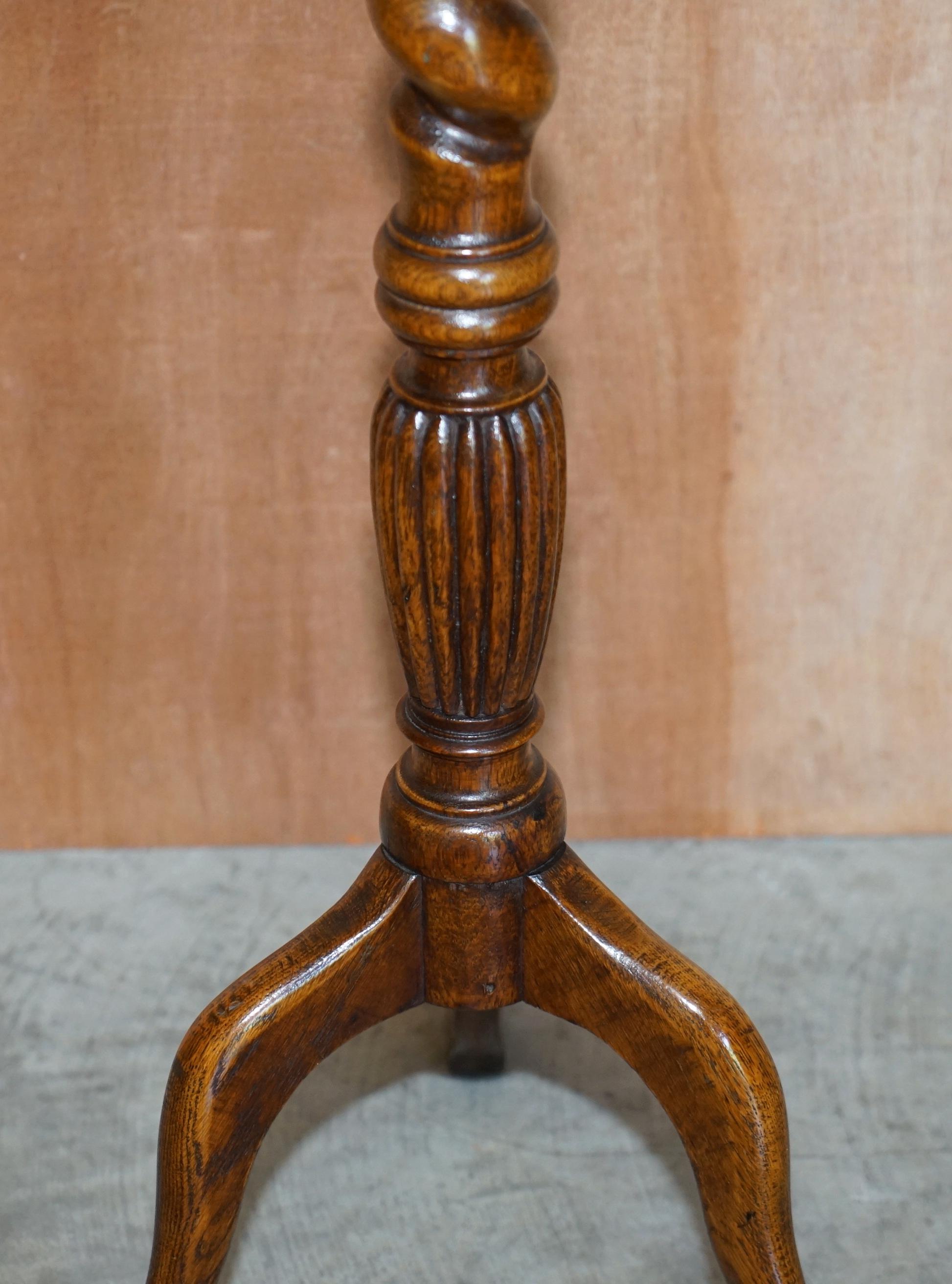 Lovely Scottish Oak Victorian circa 1880 Ornately Carved Jardiniere Stand Table 3
