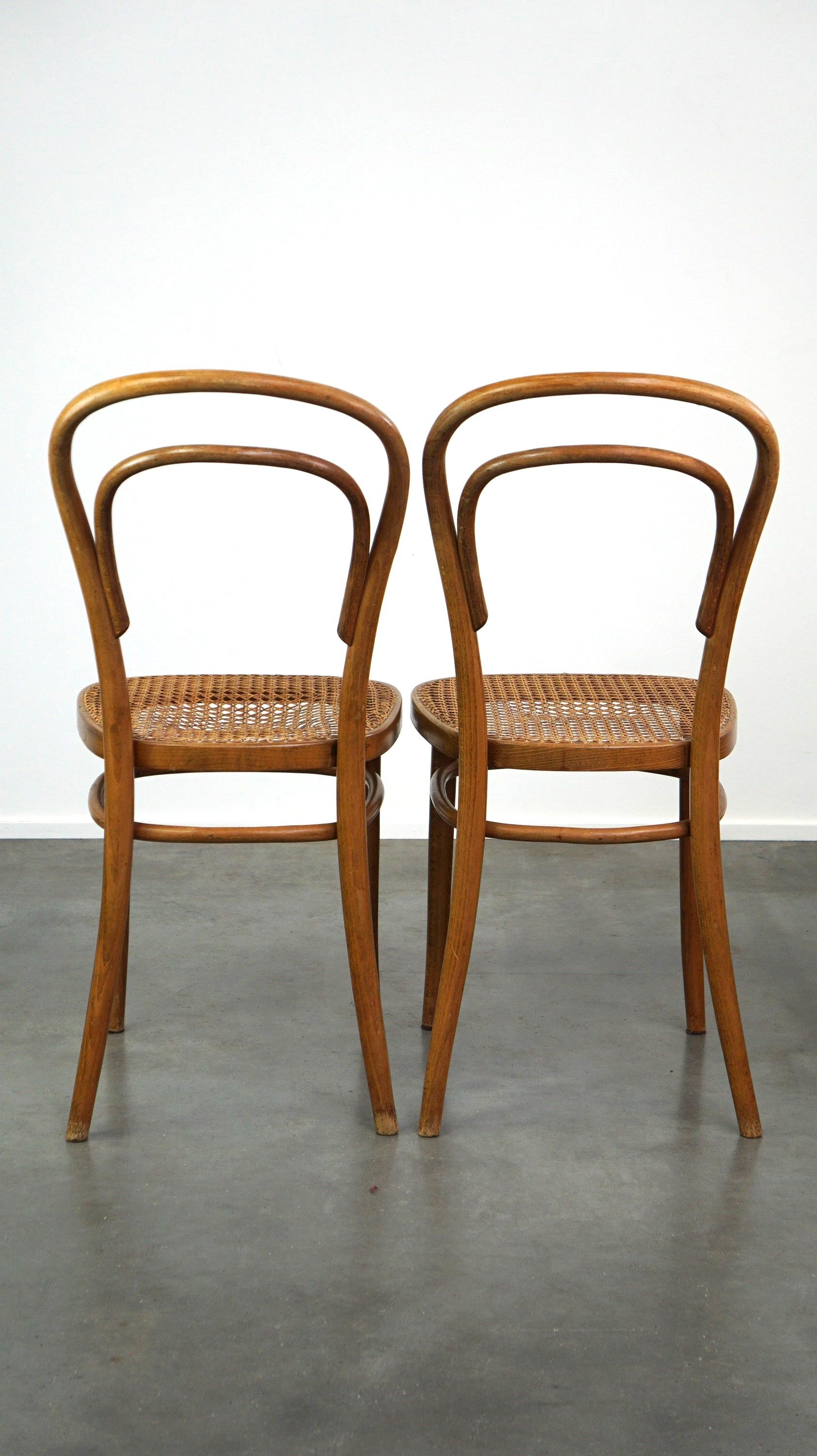 Hand-Crafted Lovely set of 2 brown vintage Thonet/bistro chairs with woven seats For Sale