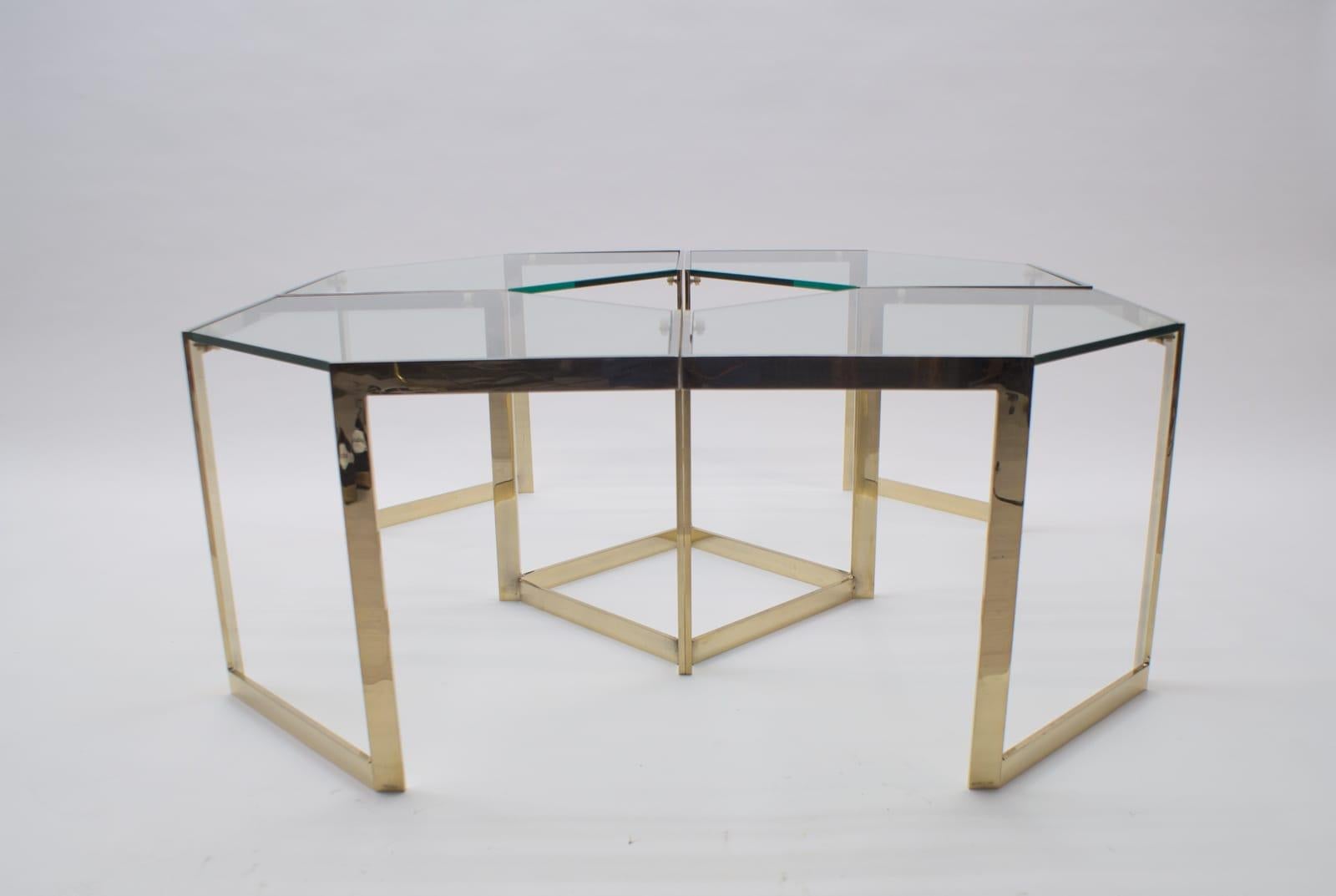 A very elegant set of 4 side tables. The tables can be placed in countless formations. The pictures show only a few possibilities.
Very good, heavy quality. With a natural patina that comes with time. See pictures.
The tables assembled to a coffee