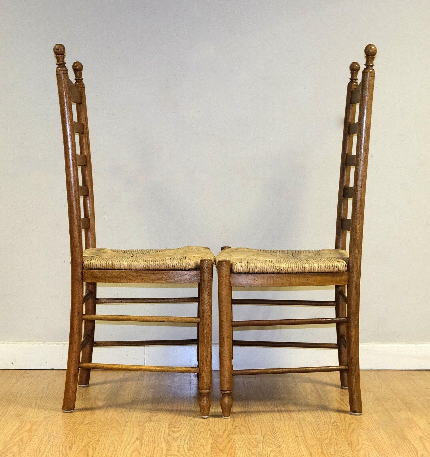 LOVELY SET OF 4 OAK FARMHOUSE RUSH SEAT LADDER BACK DiNING CHAIRS 1