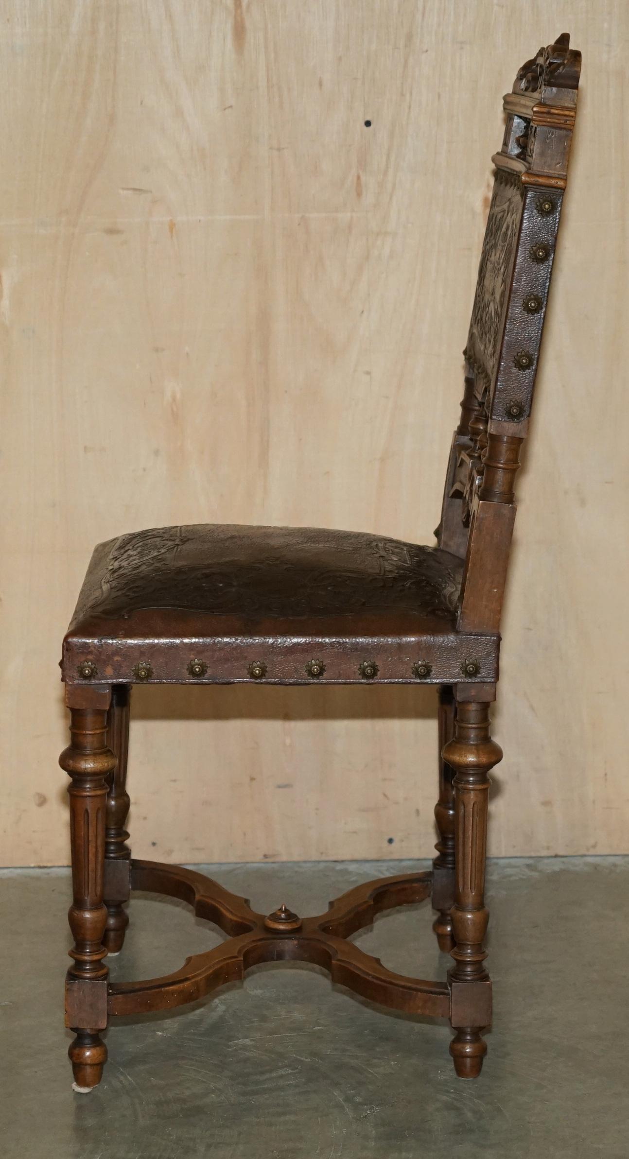 LOVELY SET OF 6 HENRY II CIRCA 1880 FRENCH OAK & EMBOSSED LEATHER DINING CHAIRs For Sale 13