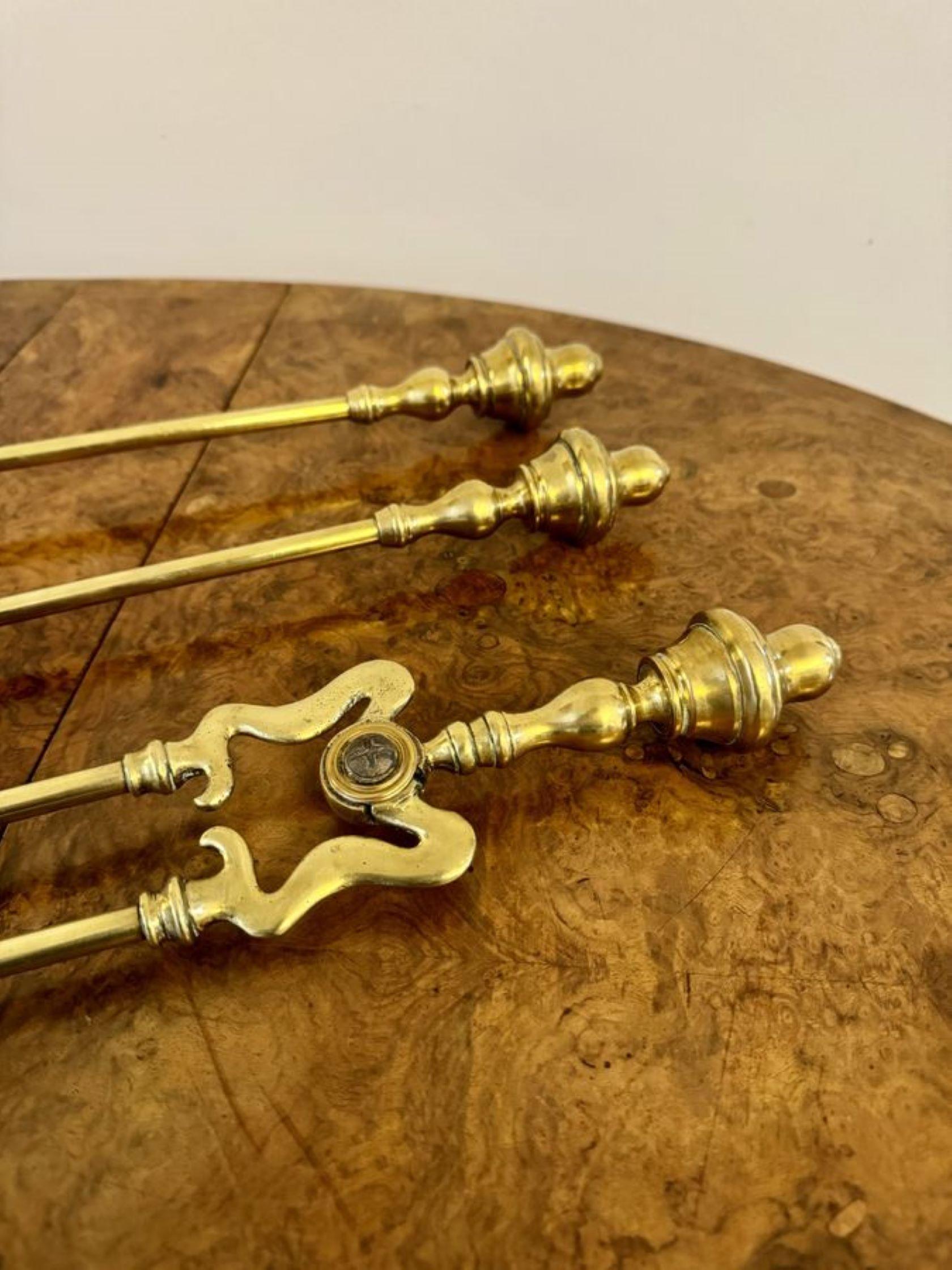 Lovely set of antique Victorian quality brass fire irons In Good Condition For Sale In Ipswich, GB