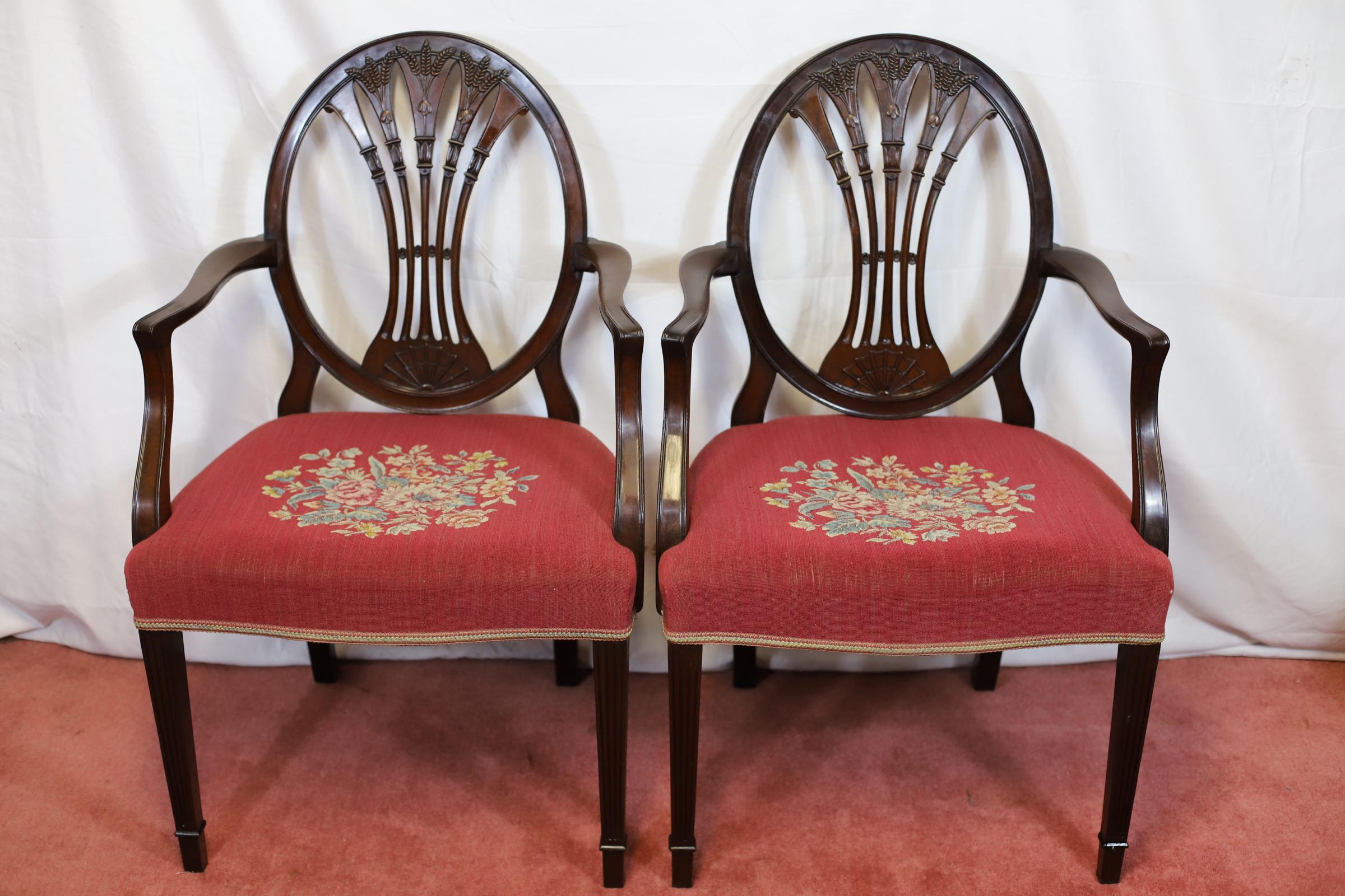 Grazioso set di otto pezzi di Oak Oak intagliati in stile vittoriano  Sedie da pranzo in stile Hepplewhite in vendita 9