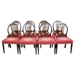 Charmant ensemble de huit chênes sculptés de l'époque victorienne  Chaises de salle à manger Hepplewhite