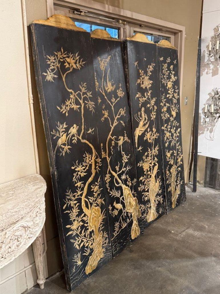 Ravissant ensemble de quatre panneaux peints à la main de style Chinoiserie Bon état - En vente à Dallas, TX