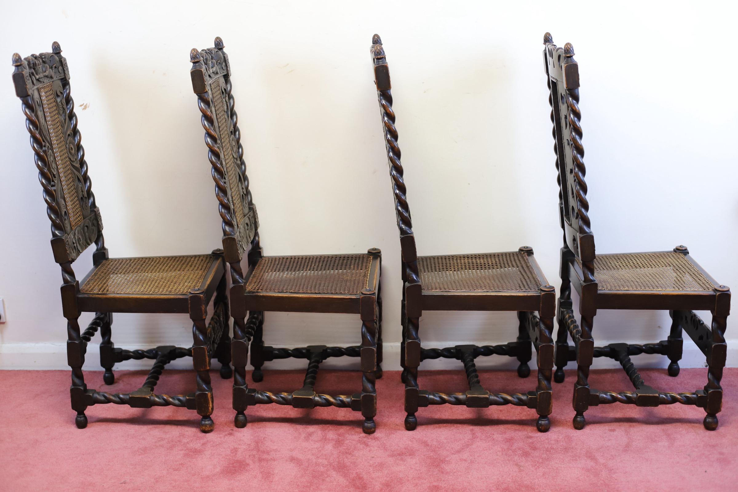 Lovely Set Of Six  Victorian Carved Oak Carolean-Style Dining Chairs In Good Condition For Sale In Crawley, GB