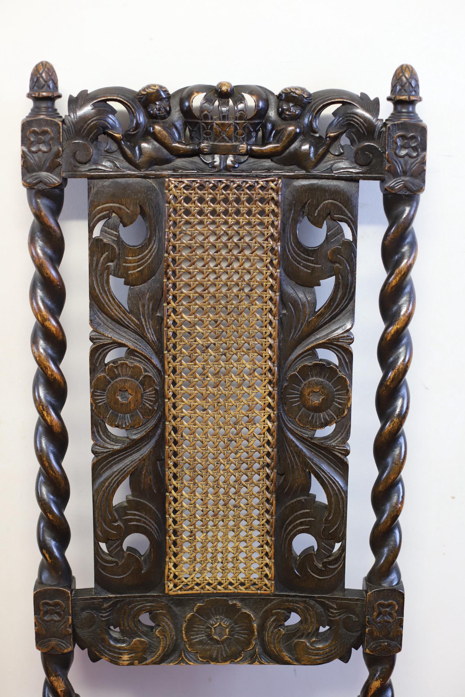 Schöner Satz von sechs  Viktorianische geschnitzte Eiche Carolean-Stil Esszimmerstühle (Eichenholz) im Angebot