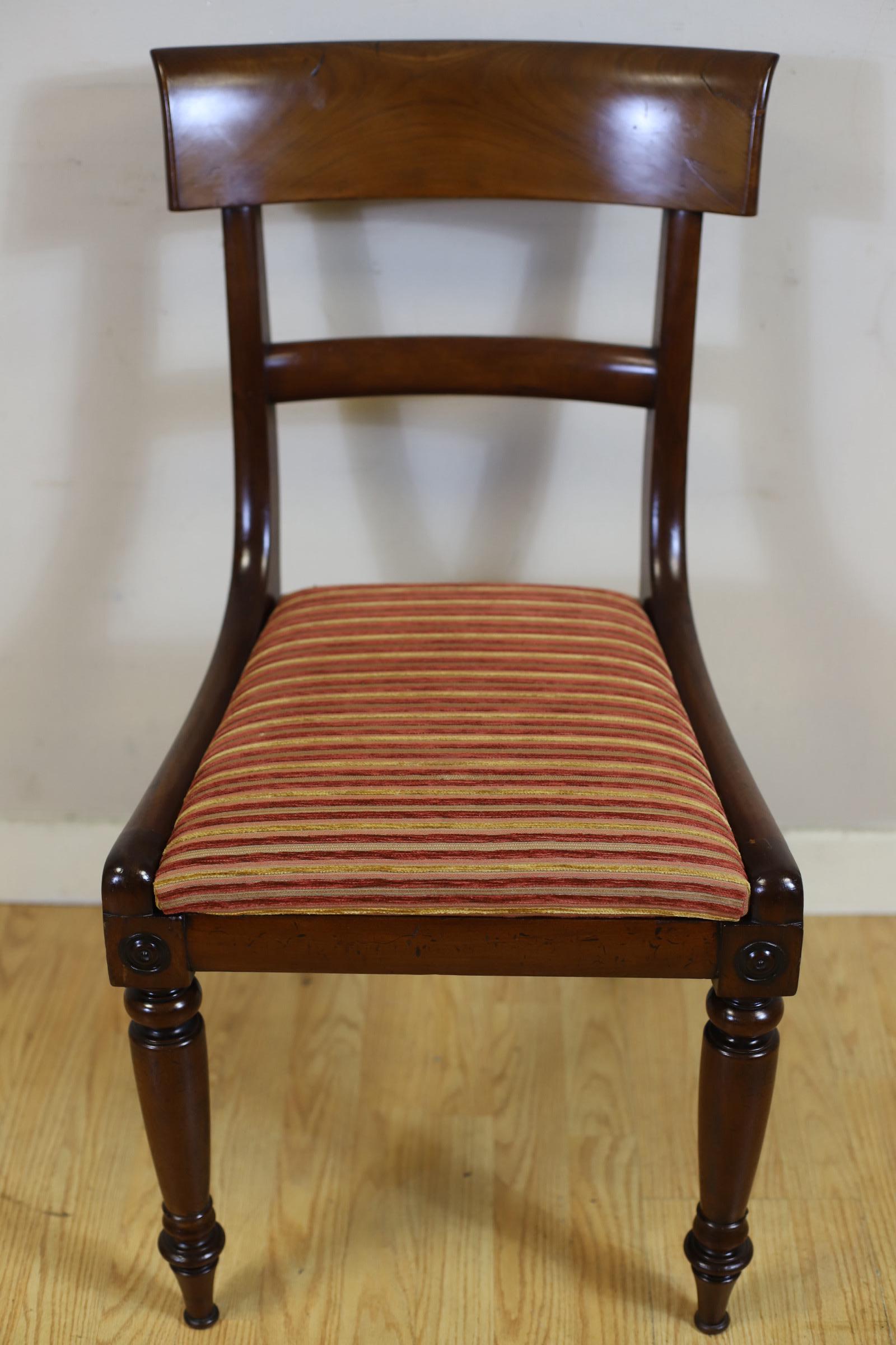 Schöner Satz von sechs viktorianischen Nussbaum Bar zurück Esszimmerstühle im Angebot 5