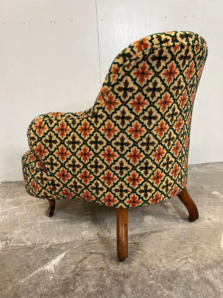 Lovely Shaped English Antique Victorian 'Swan' or 'Spoon' Arm Chair + foot stool For Sale 5