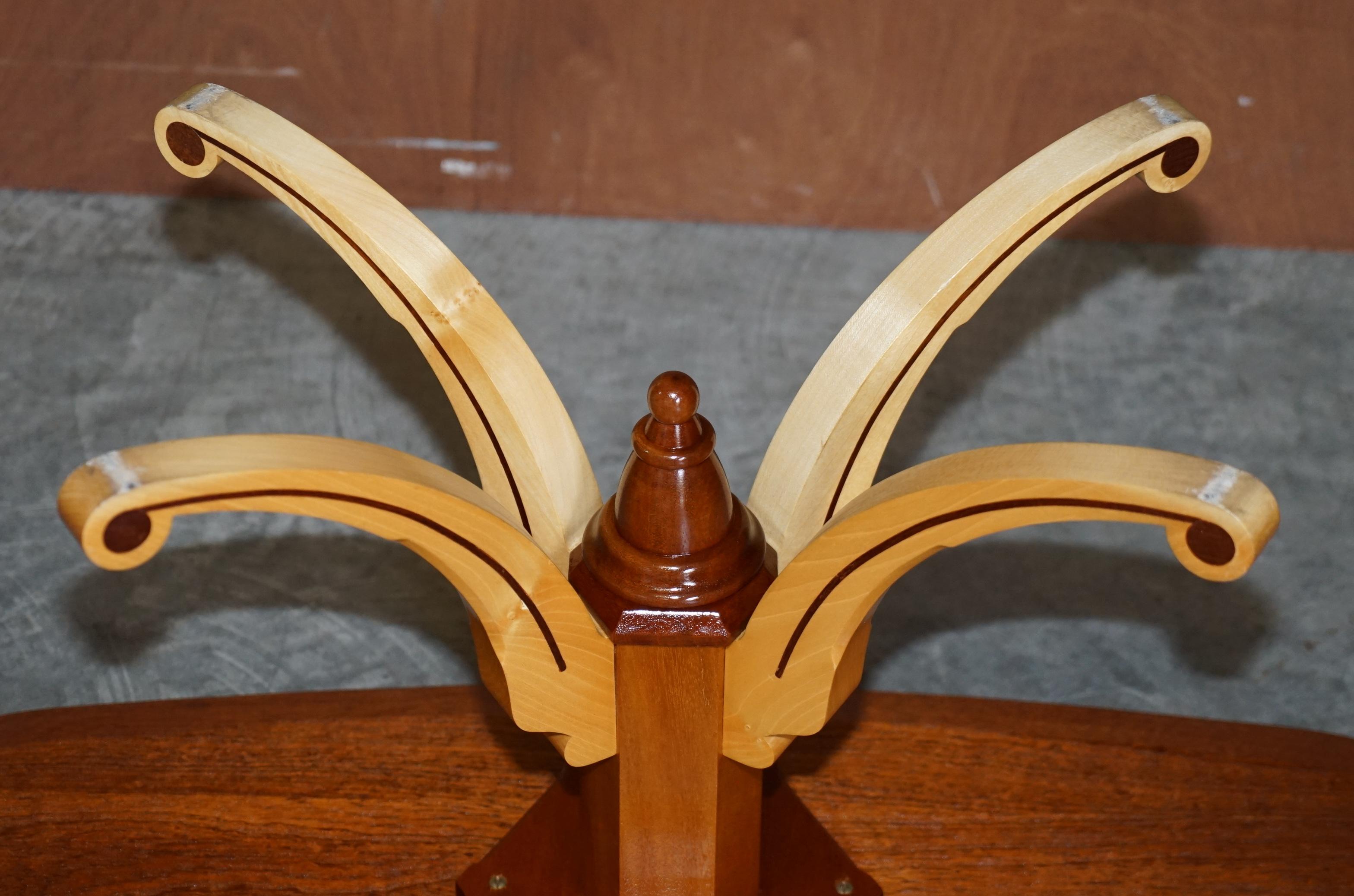 Ovaler Couchtisch aus Ahorn und Hartholz im David Linley-Stil im Sheraton-Revival-Stil im Angebot 11