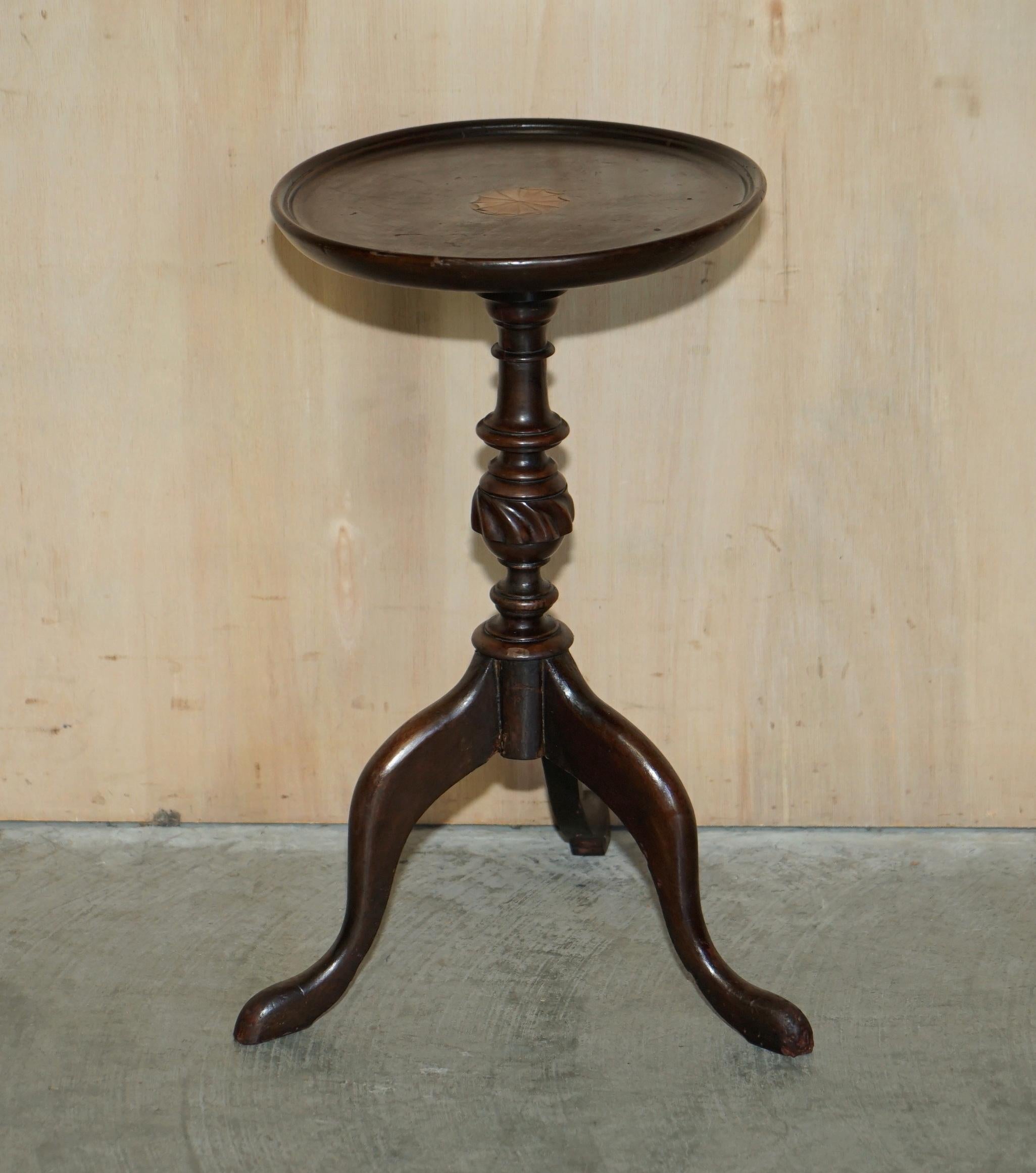 LOVELY SMALL ANTIQUE SHERATON REViVAL HARDWOOD TRIPOD SIDE END LAMP WINE TABLE For Sale 7