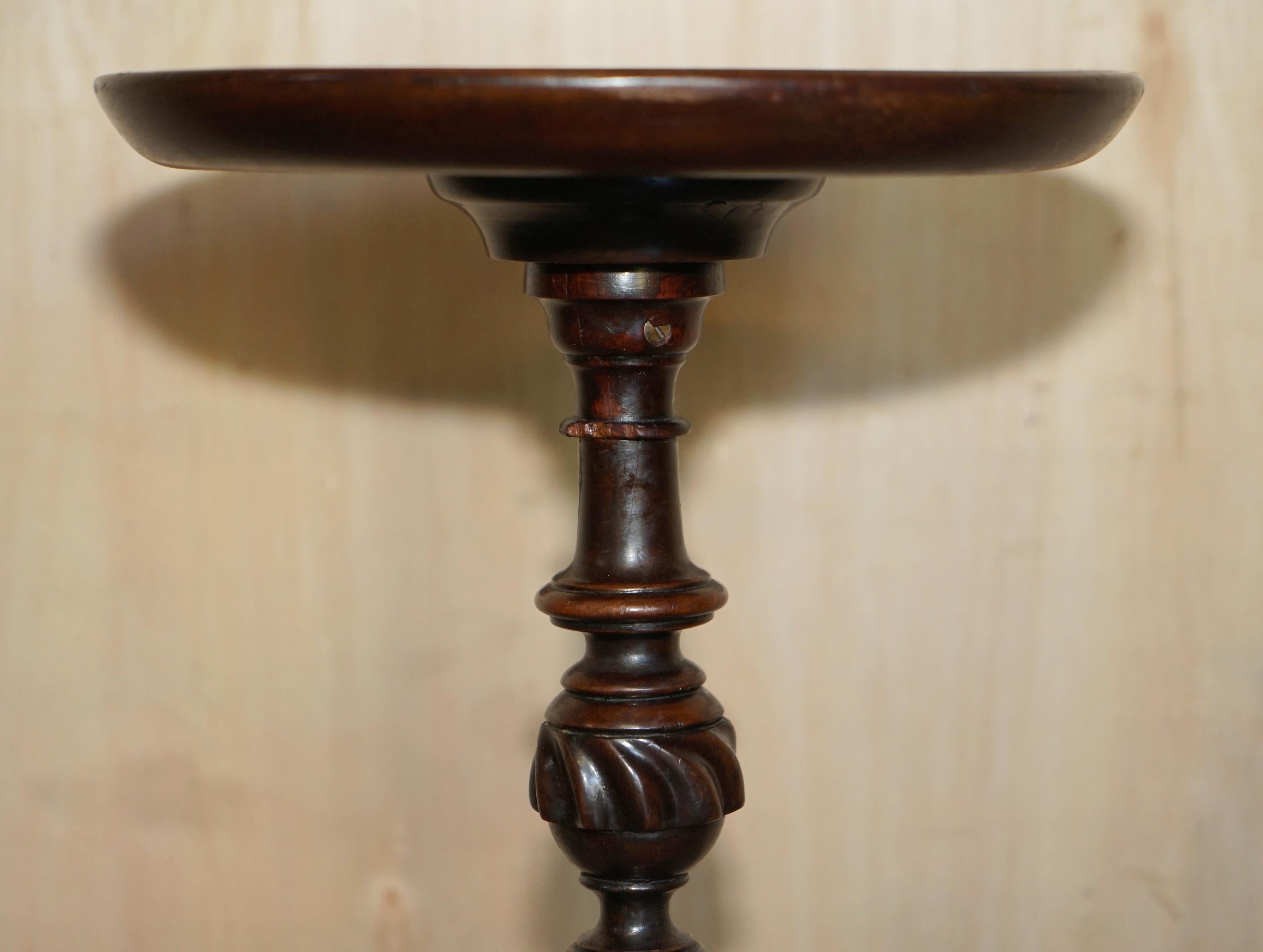 Hand-Crafted LOVELY SMALL ANTIQUE SHERATON REViVAL HARDWOOD TRIPOD SIDE END LAMP WINE TABLE For Sale