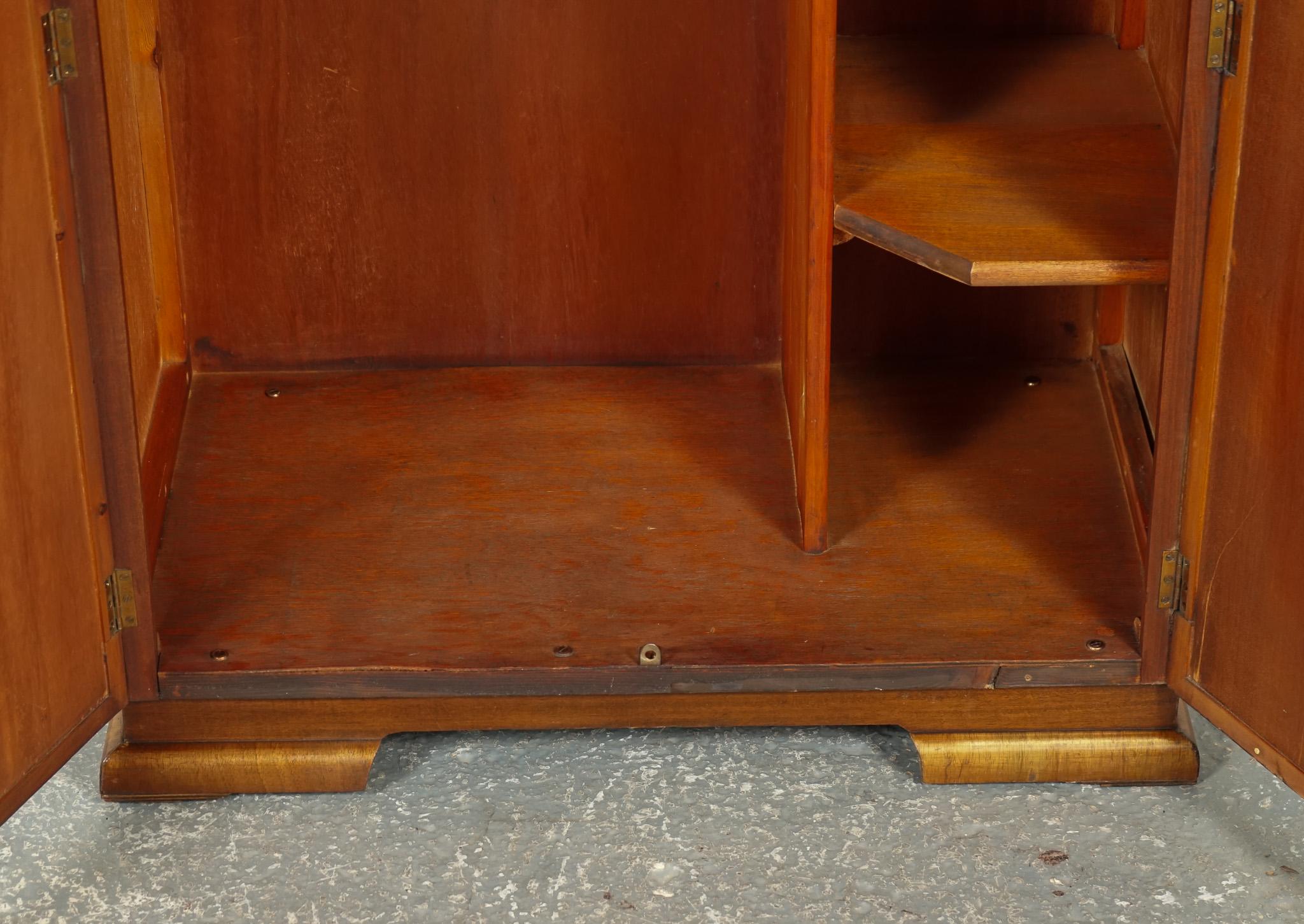 LOVELY SMALL COMPACT ART DECO BURR WALNuT WARDROBE in vendita 5
