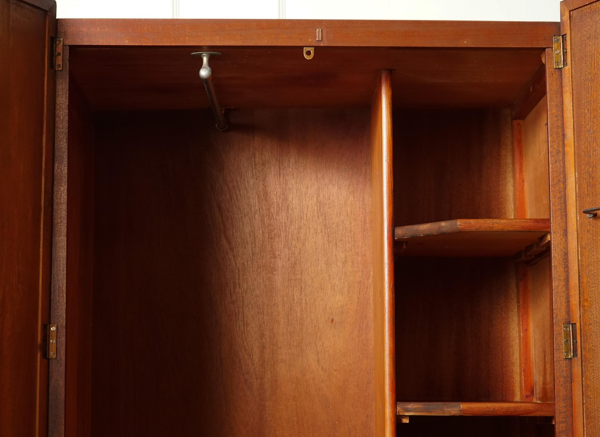 LOVELY SMALL COMPACT ART DECO BURR WALNuT WARDROBE in vendita 6