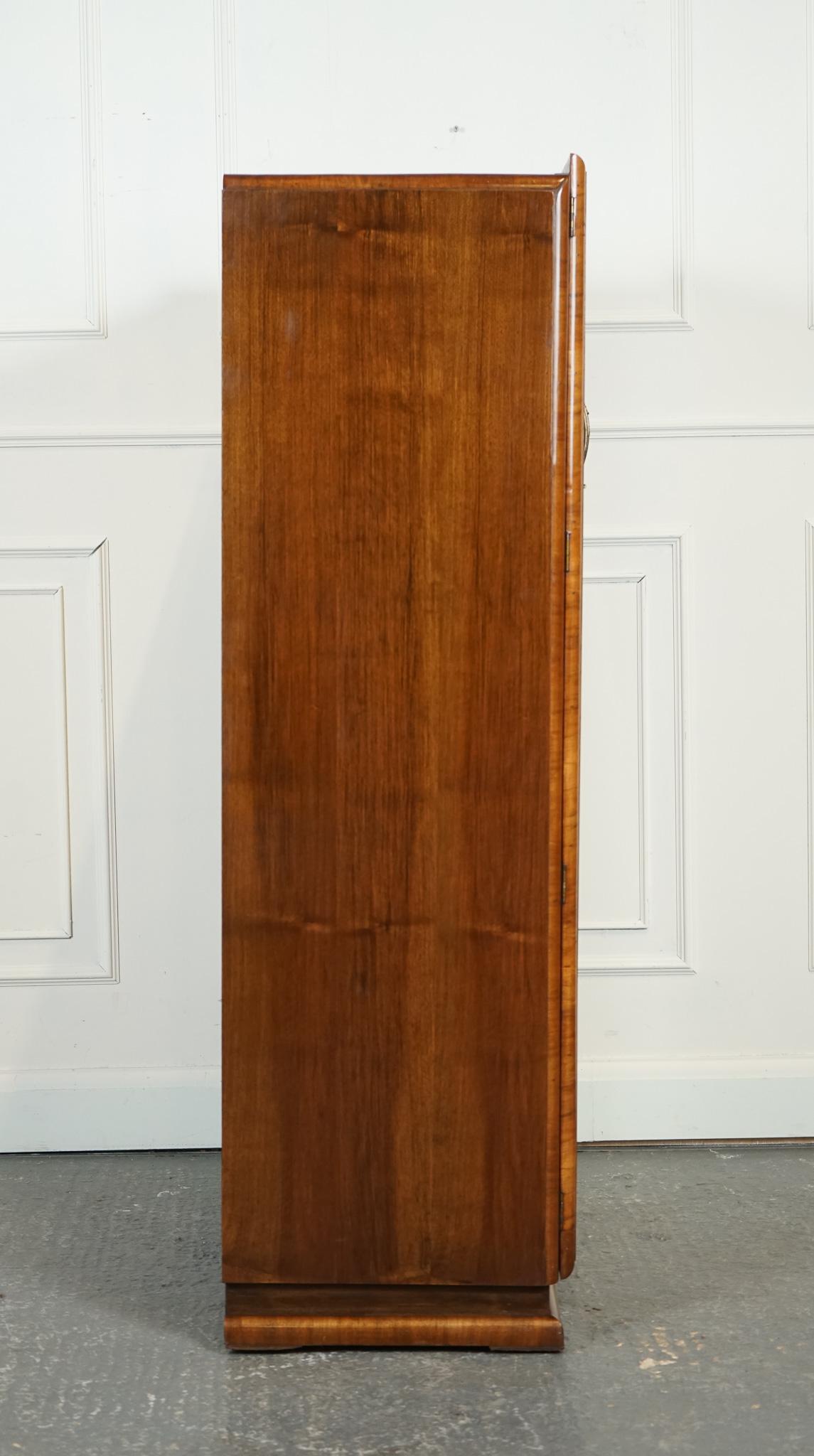 LOVELY SMALL COMPACT ART DECO BURR WALNuT WARDROBE in vendita 7