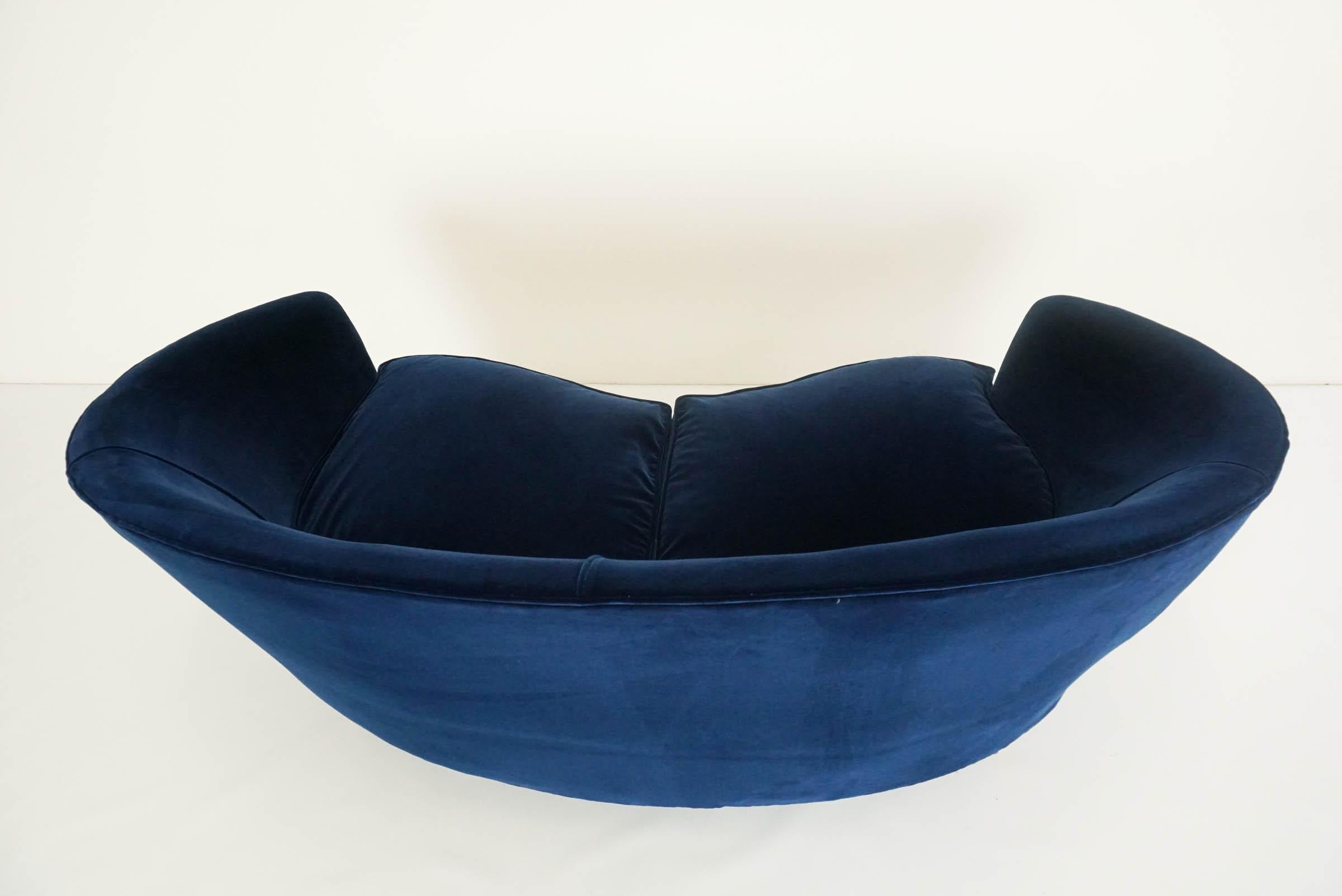 Italian Lovely Small Curved Sofa in Luxury Blue Velvet