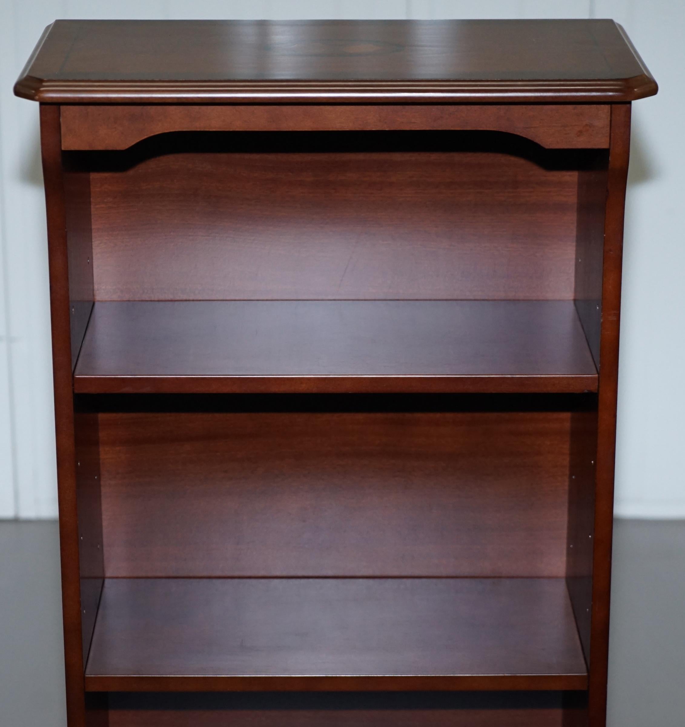 Hand-Crafted Lovely Small Dwarf Open Bookcase in Mahogany Finish with Sheraton Inlaid Top