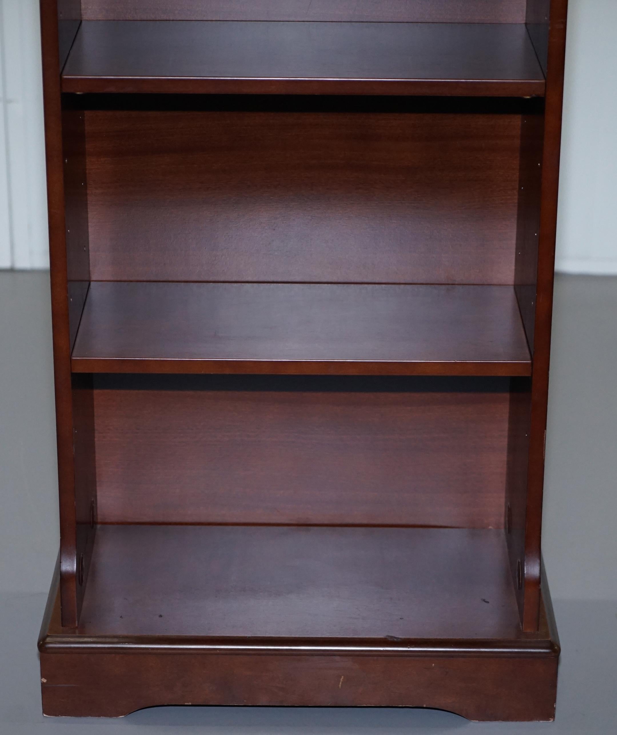 20th Century Lovely Small Dwarf Open Bookcase in Mahogany Finish with Sheraton Inlaid Top