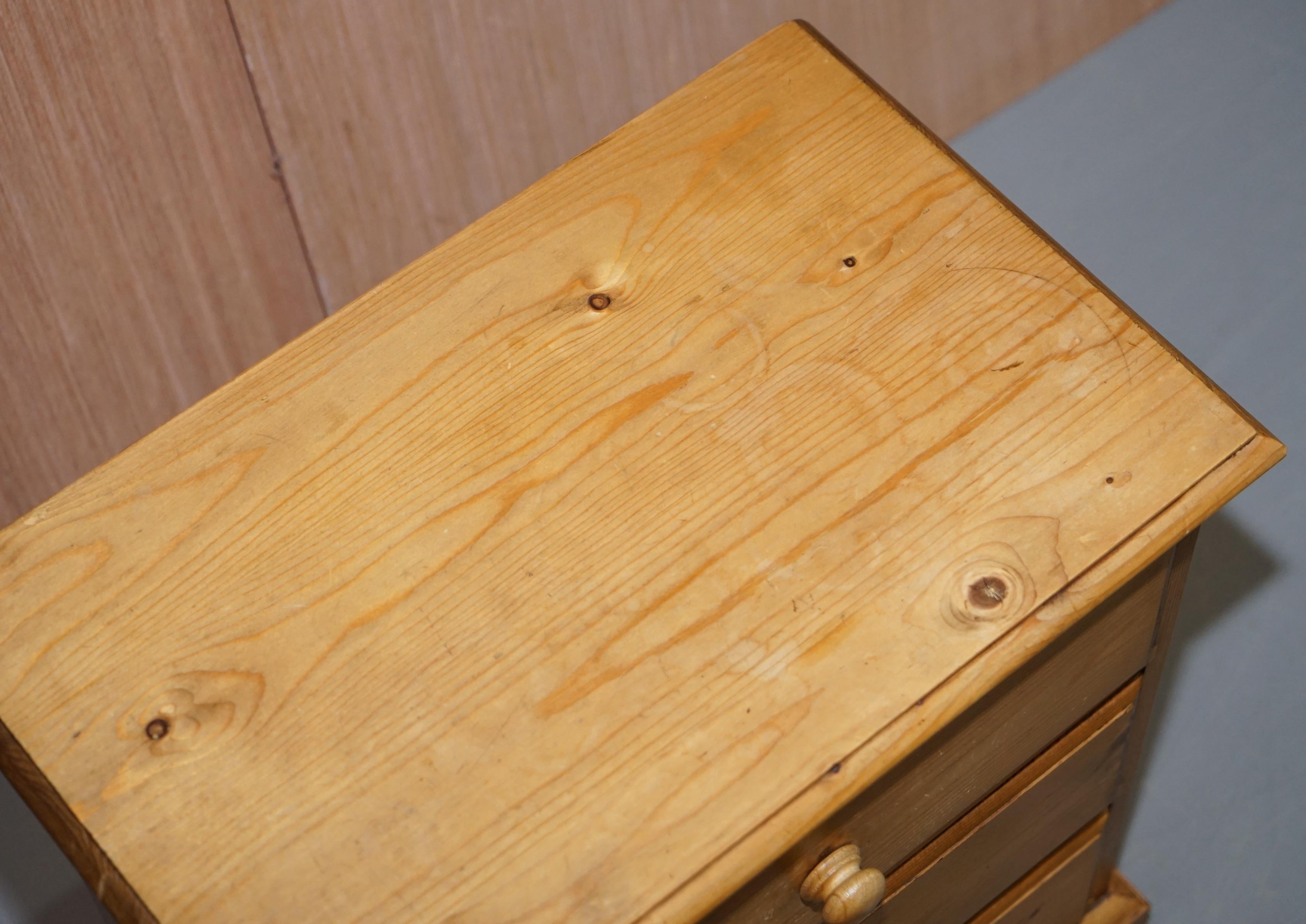 Mid-20th Century Lovely Small English Oak Vintage circa 1960s Bedside Table Chest of Drawers