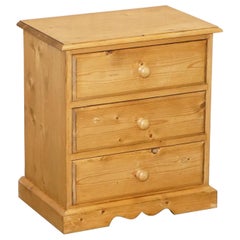 Lovely Small English Oak Retro circa 1960s Bedside Table Chest of Drawers