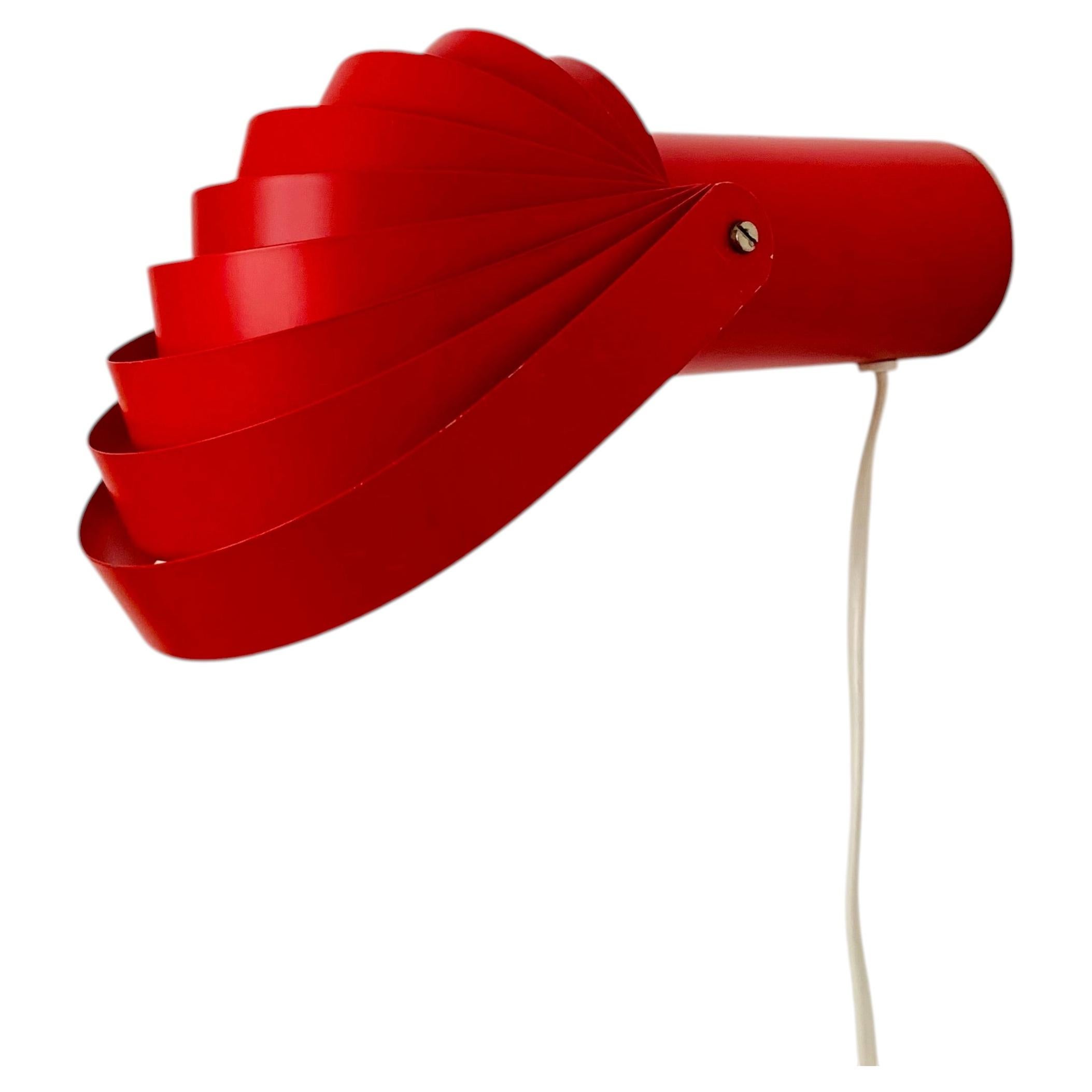 Jolie petite lampe murale en métal d'E.R. Nele pour Temde en vente